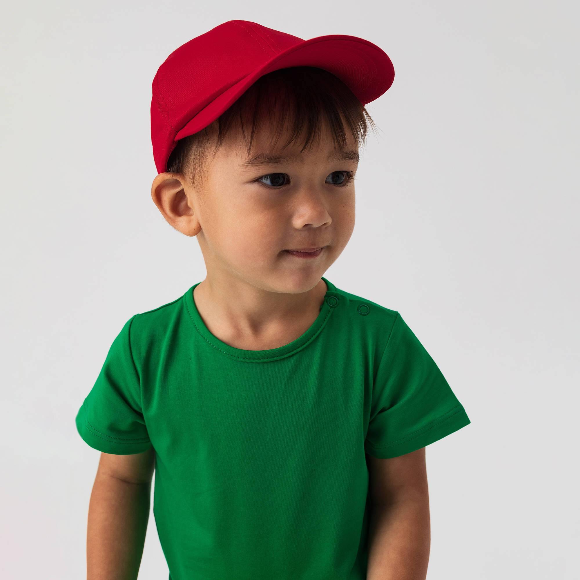 Czerwona czapka bejsbolówka niemowlę