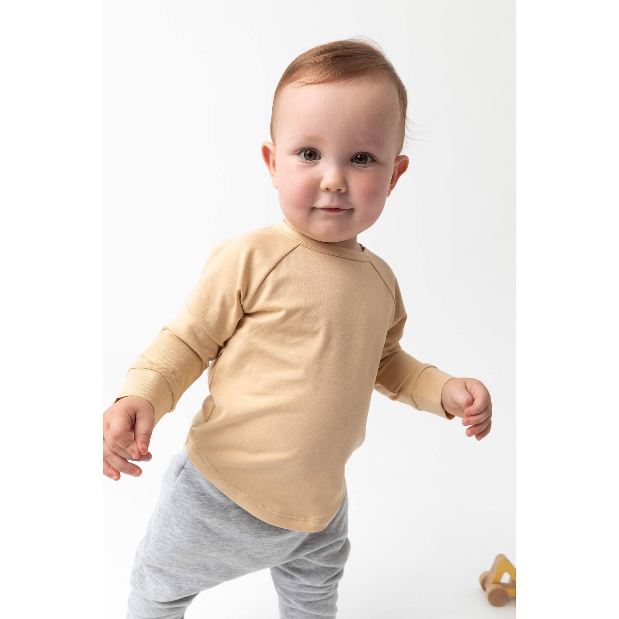 Beżowa koszulka z długim rękawem niemowlęca