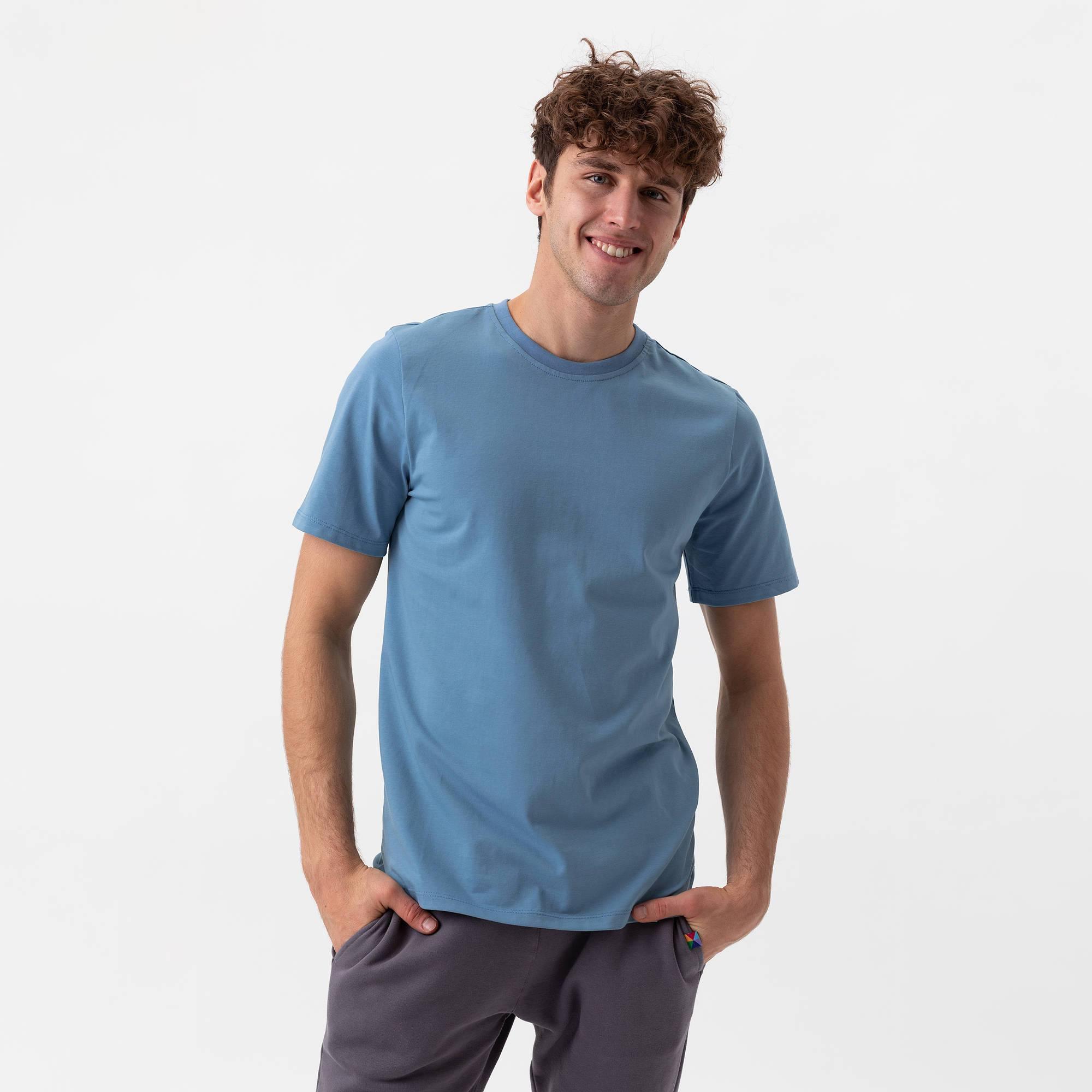 Błękitna koszulka ze ściągaczem męska