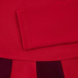 Czerwono-bordowa sukienka z kolorową falbaną