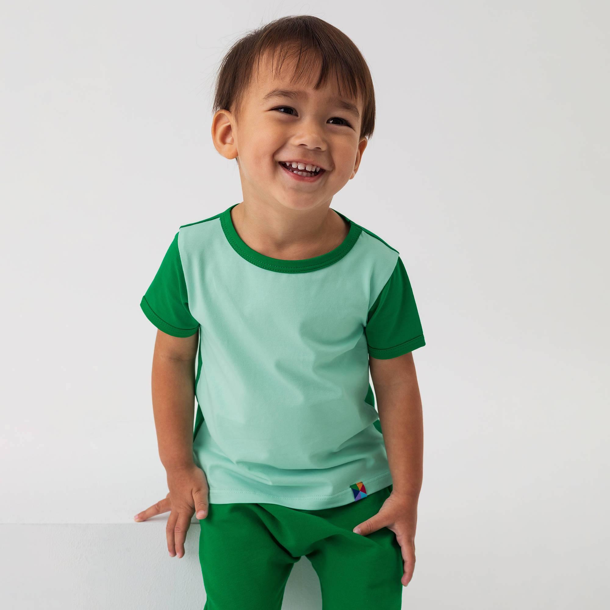 Miętowo-zielona koszulka dwukolorowa niemowlęca