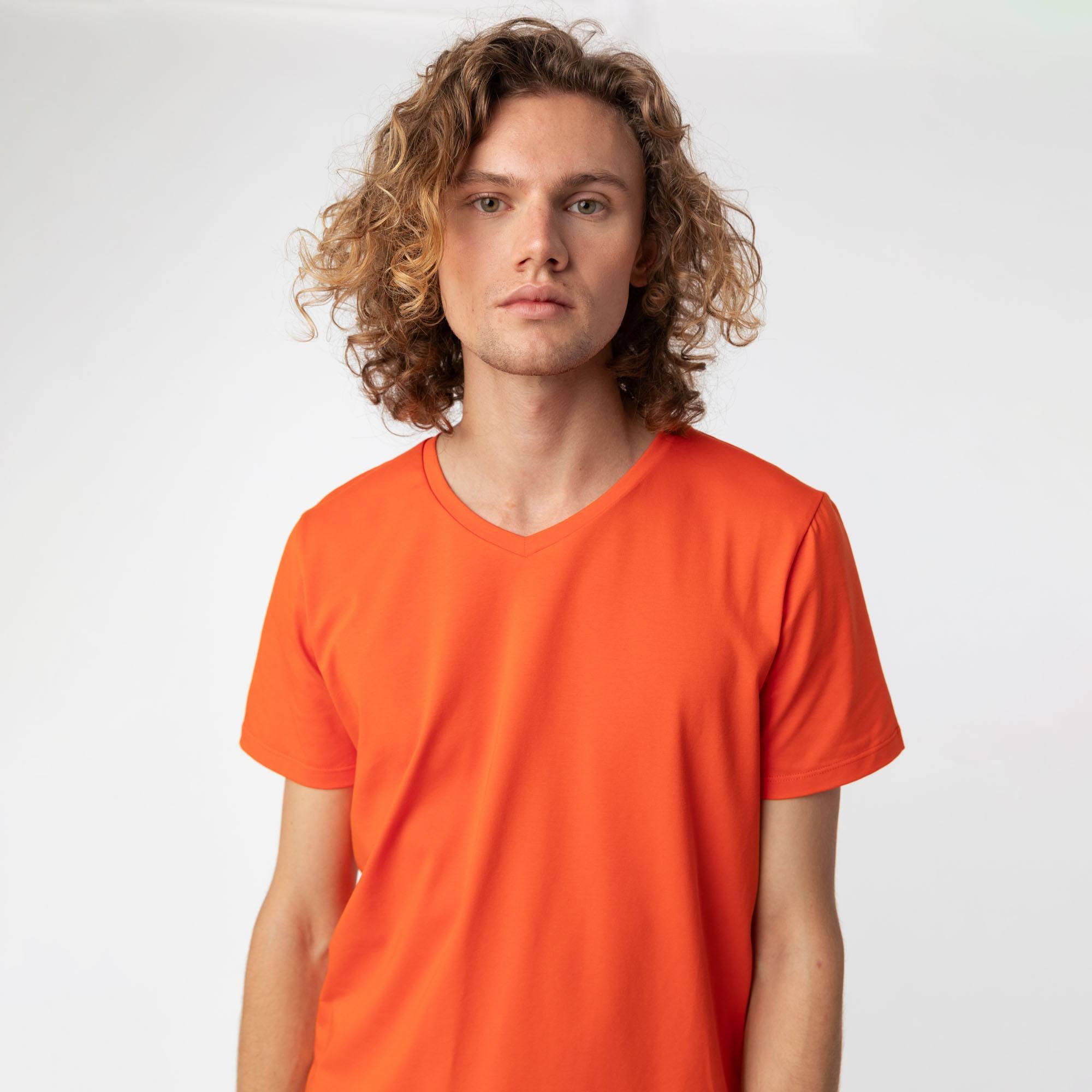 Pomarańczowy t-shirt w serek męski