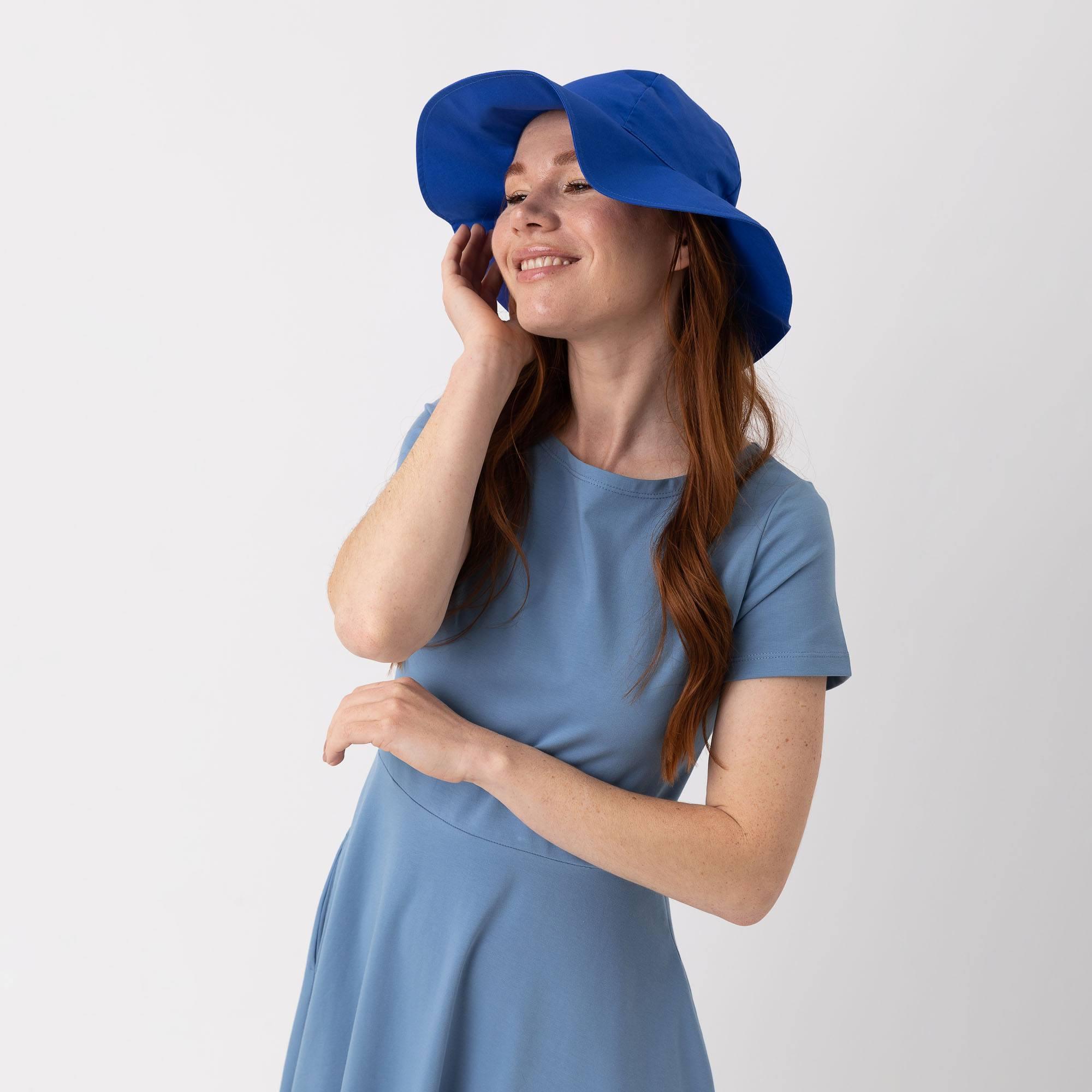 Niebieski kapelusz z rondem damski