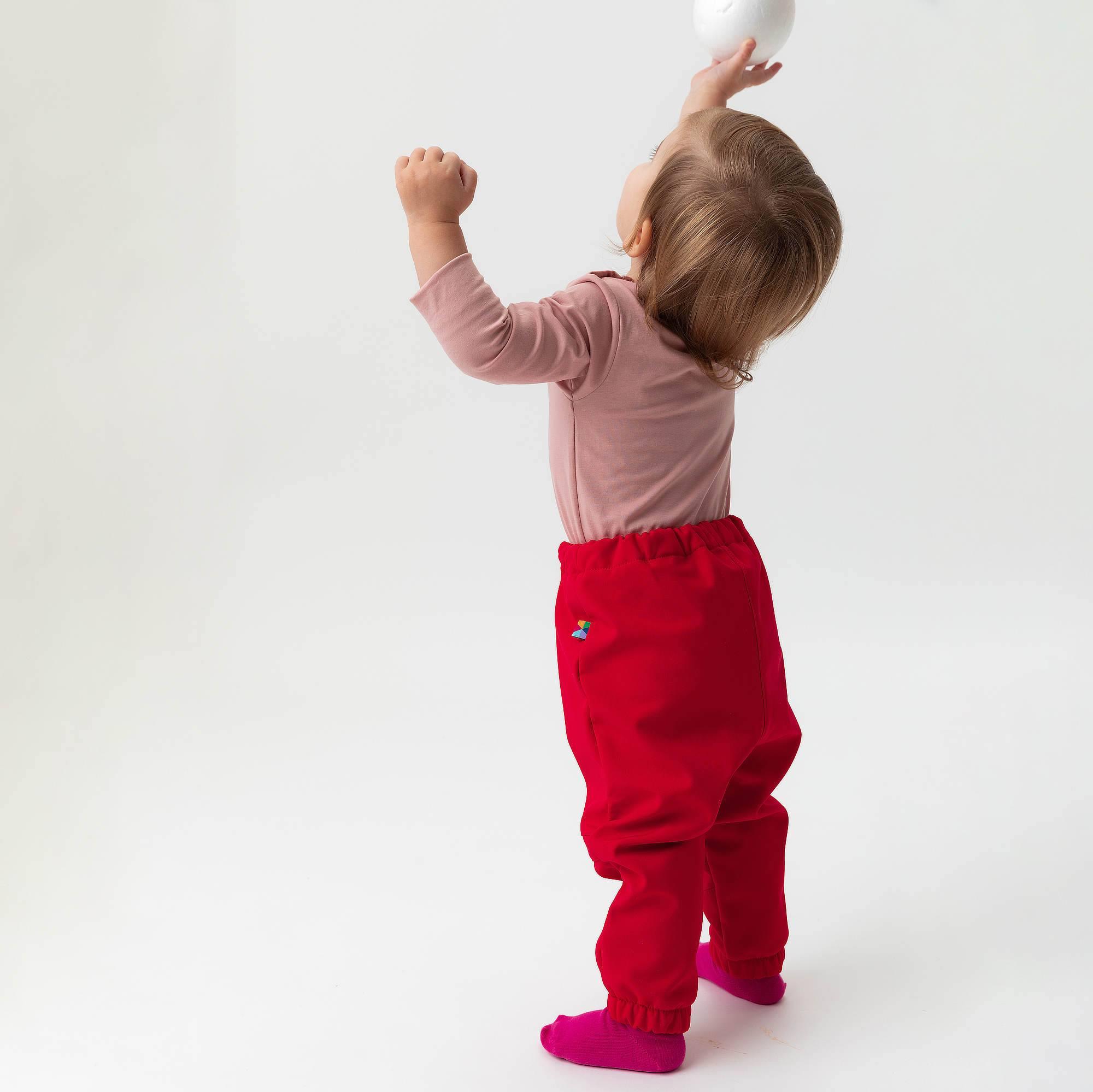 Czerwone spodnie softshell dla niemowląt