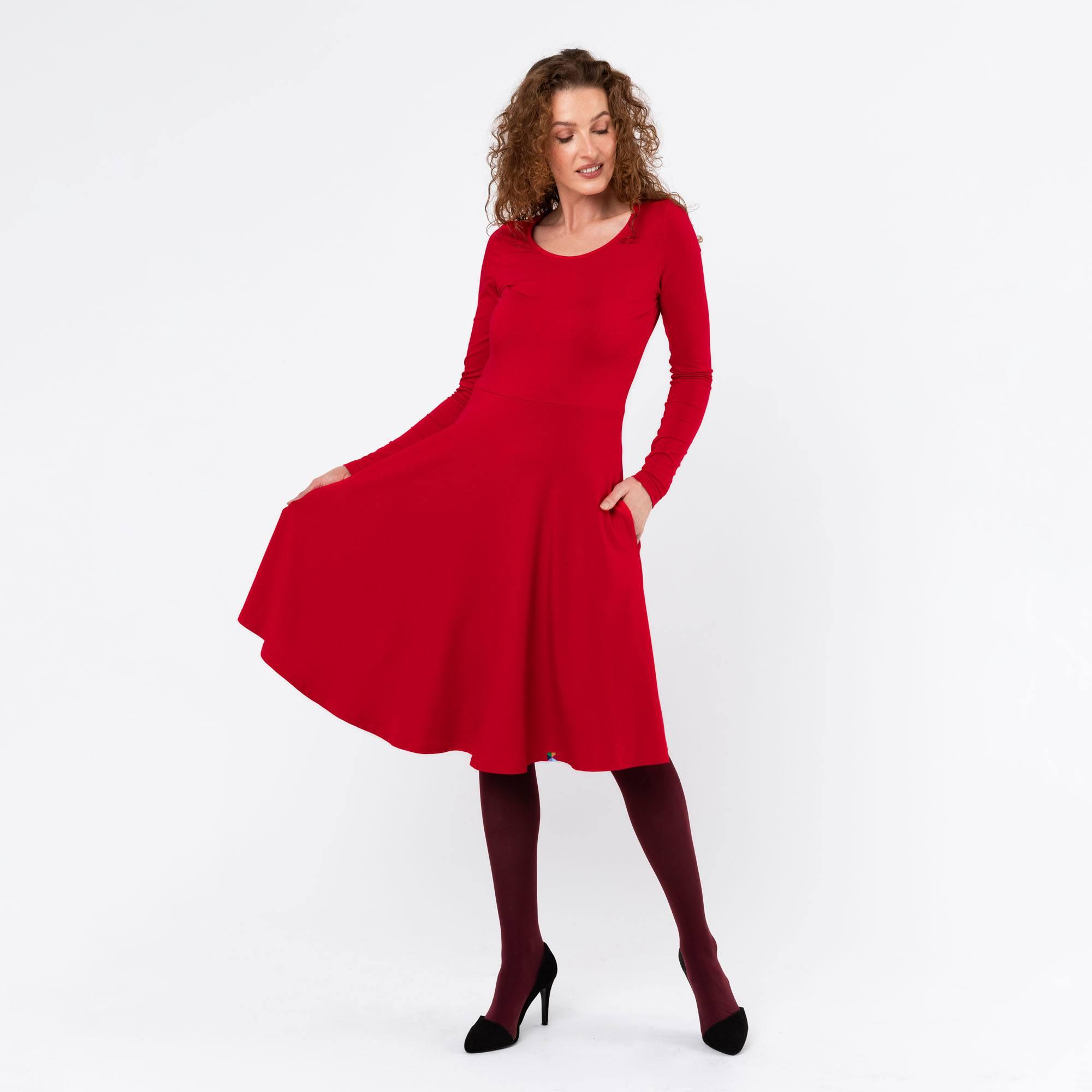 Czerwona sukienka z długim rękawem damska
