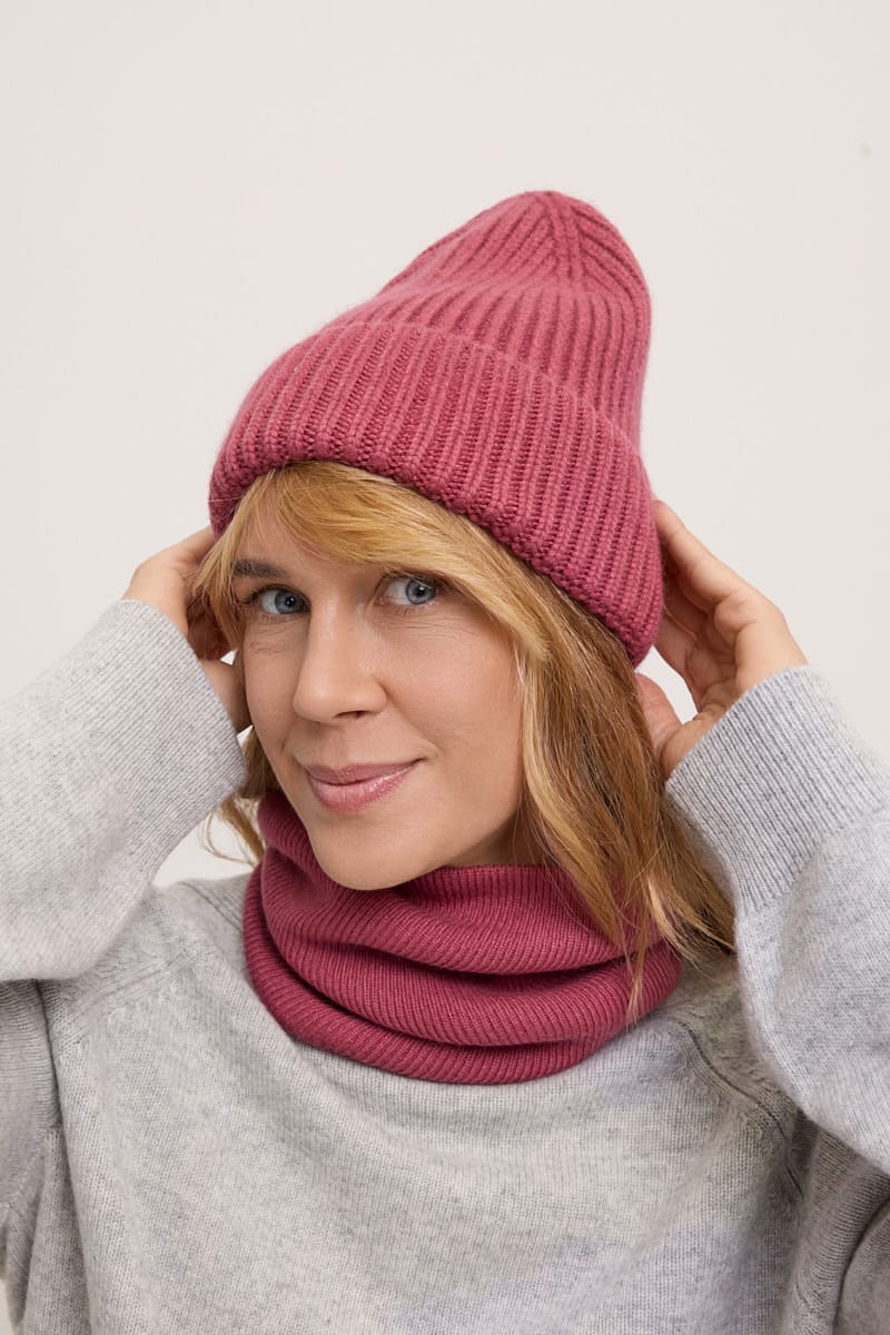 Dark pink cashmere Chunky Knit Beanie with Cashmere