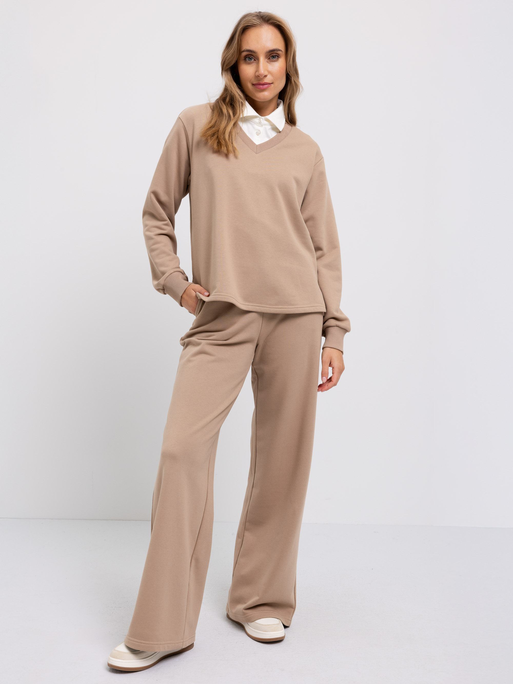 Mocha mousse bluza w serek z dresówki diagonalnej damska