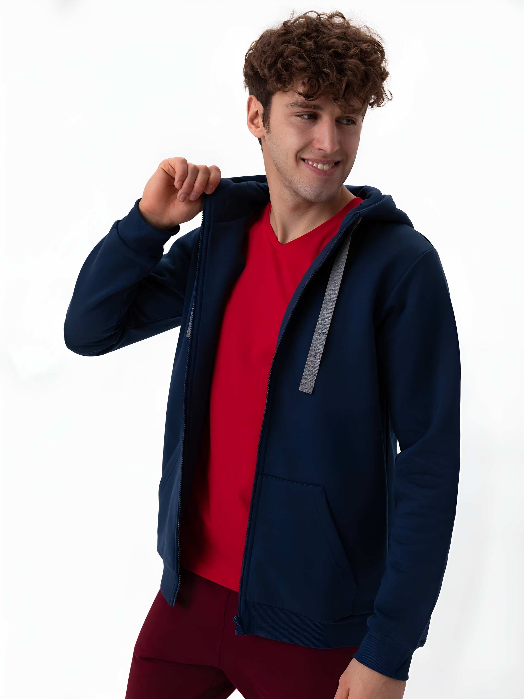 Czerwony t-shirt w serek męski