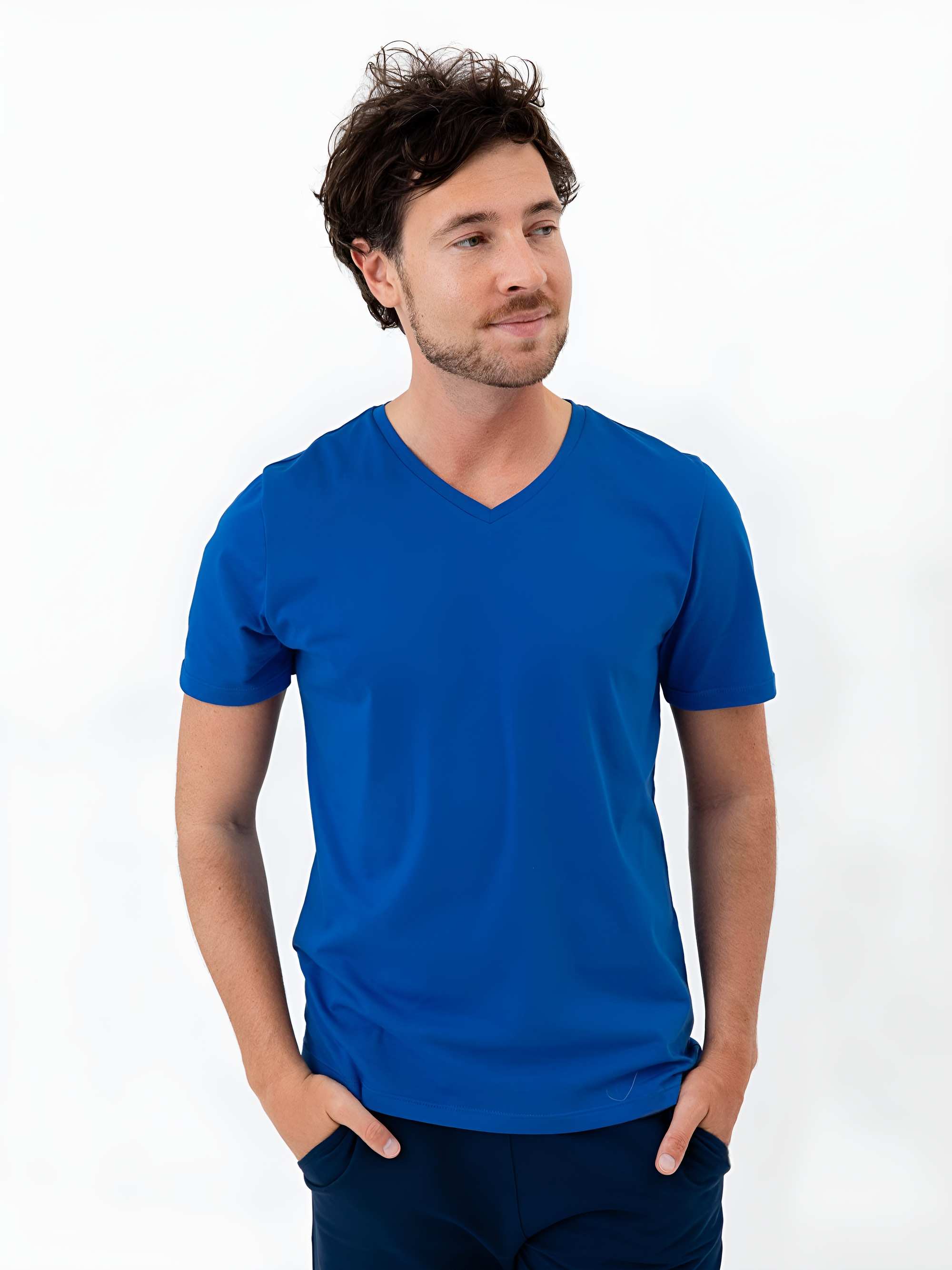 Niebieski T-shirt w serek męski