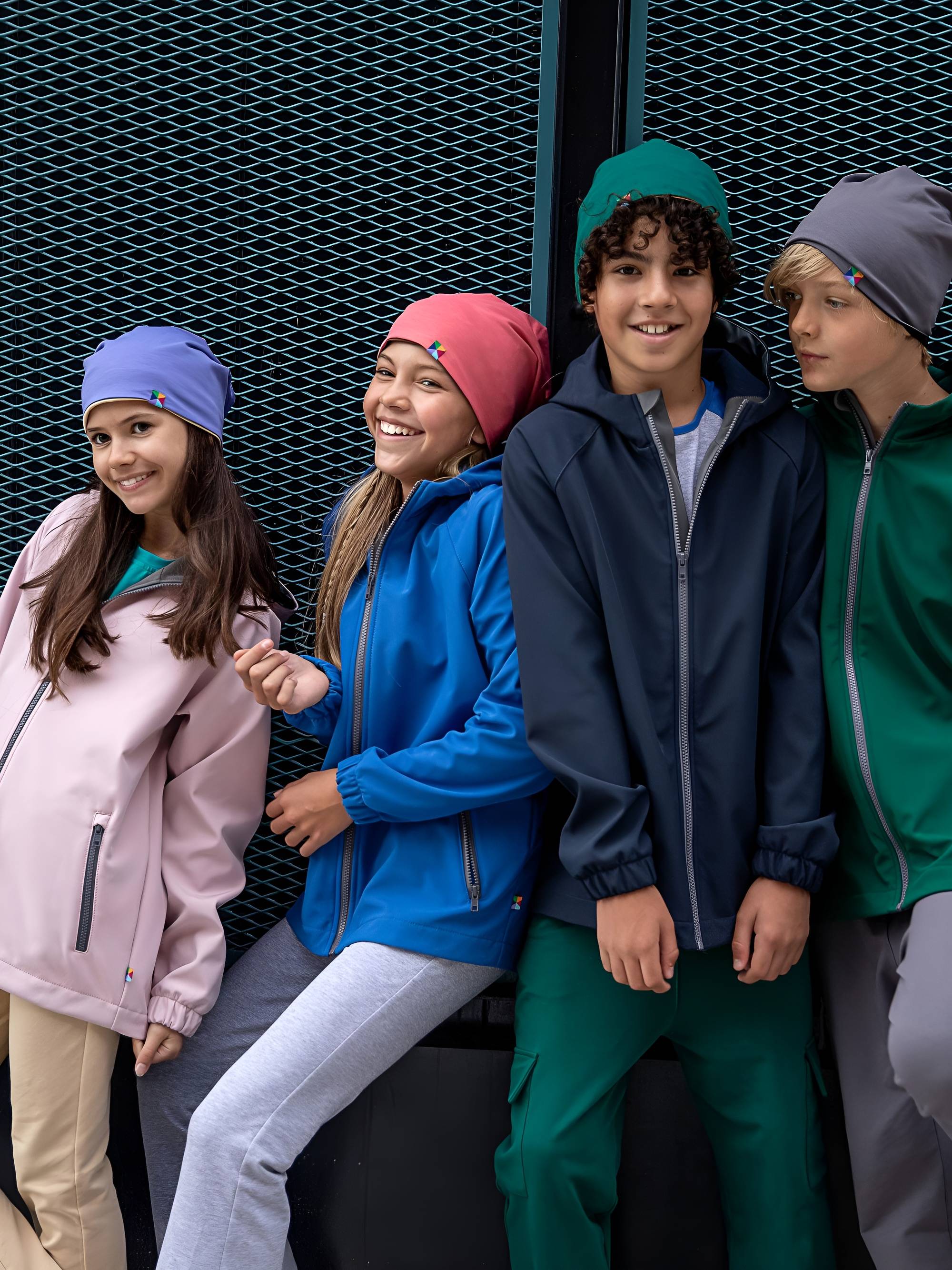 Butelkowozielona kurtka softshell Junior