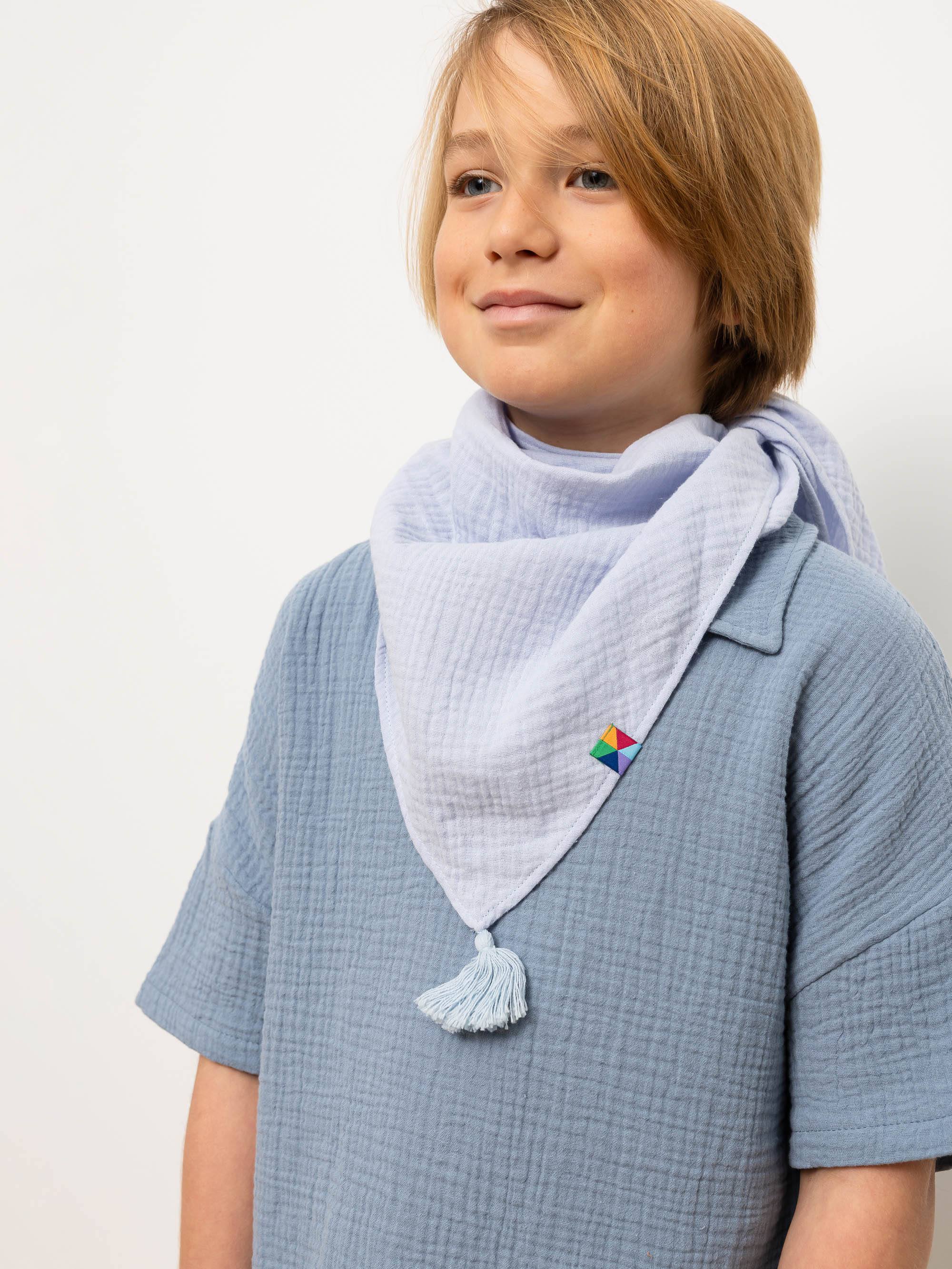 Jasnoniebieska chustka muślinowa