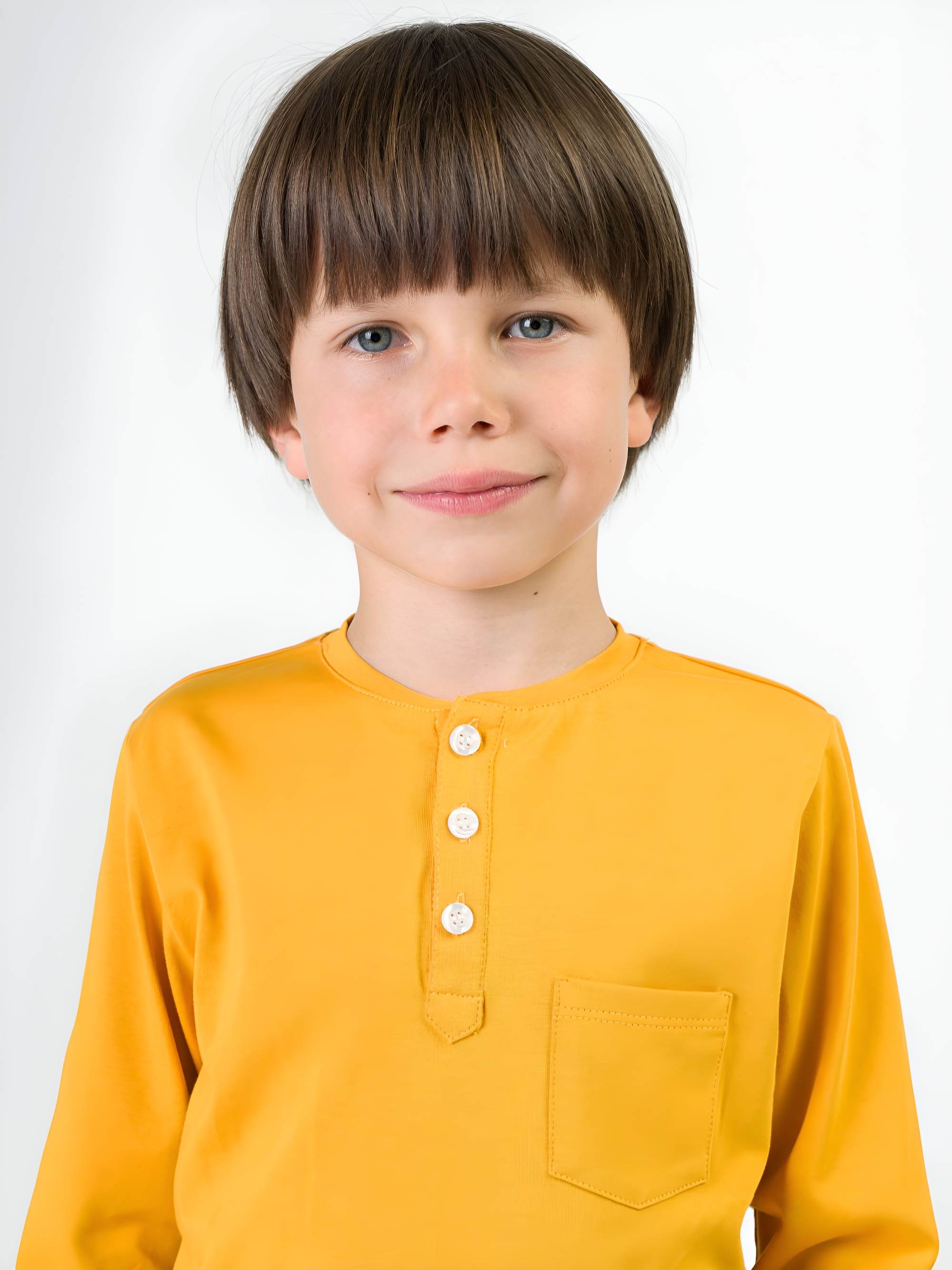 Musztardowa koszulka henley