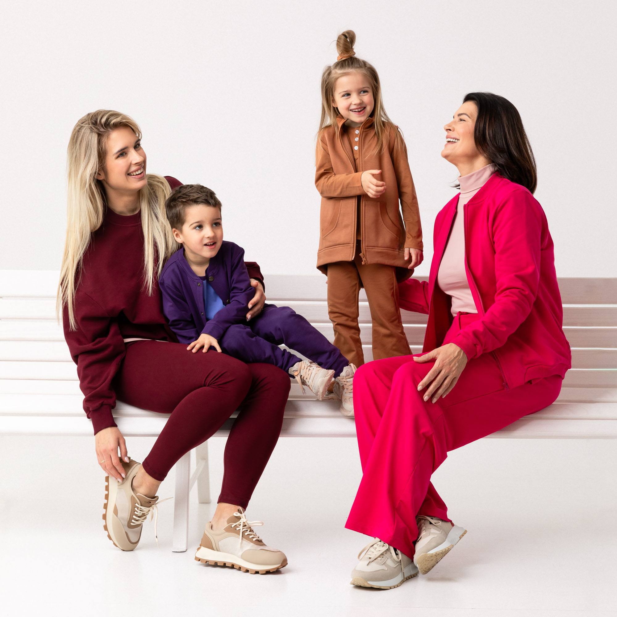 Bordowe legginsy damskie