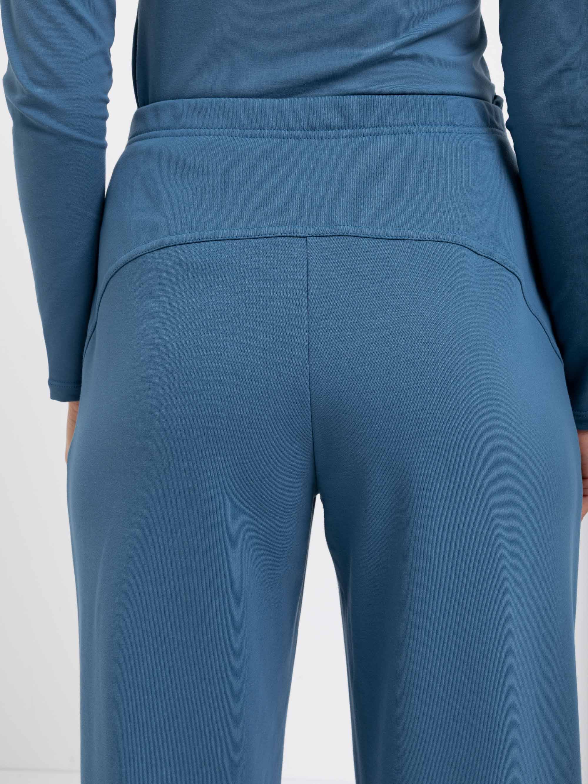 Ciemnoniebieskie szerokie spodnie z dresówki diagonalnej damskie SHORT