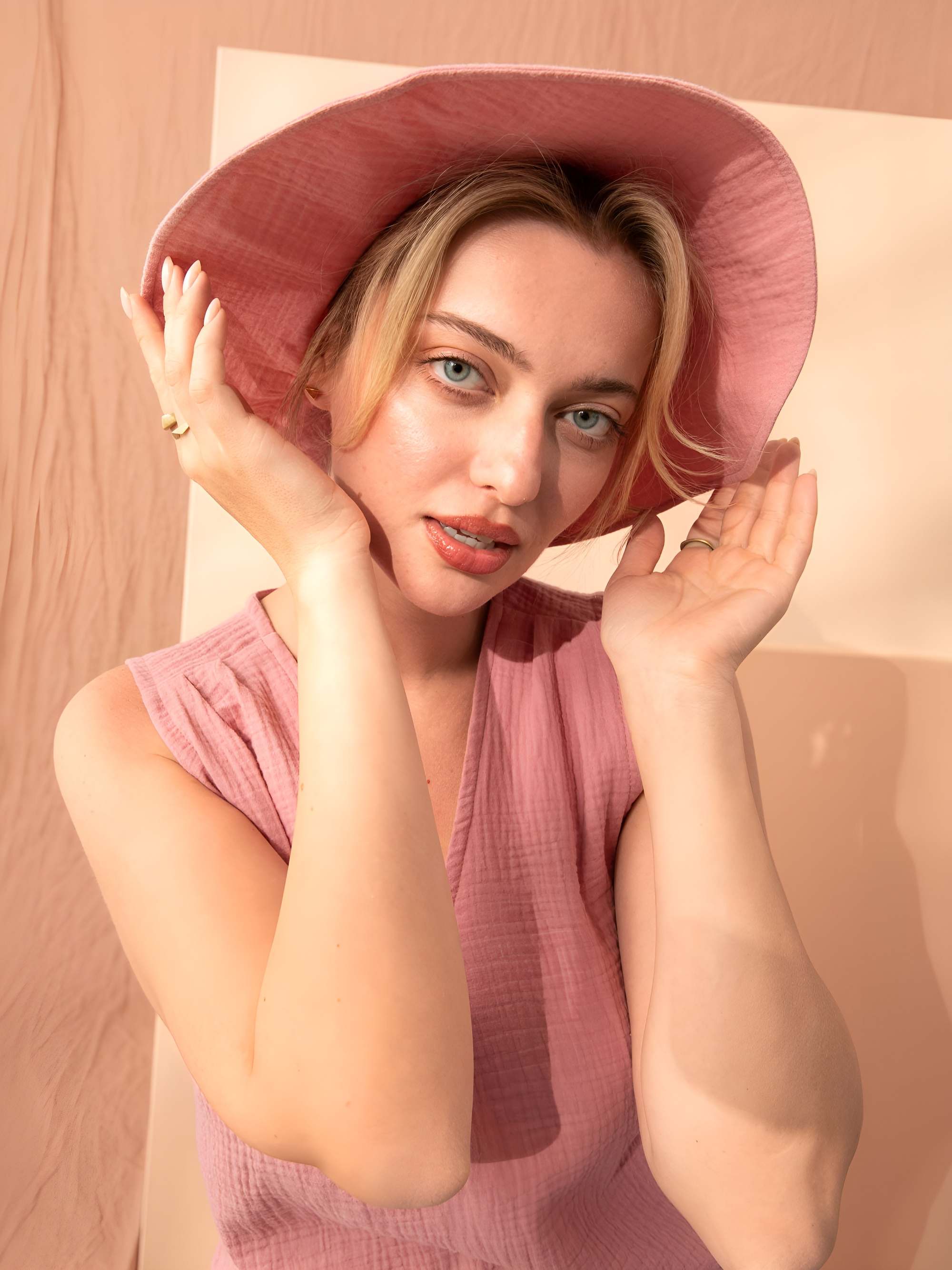 Pink muslin brimmed hat Women