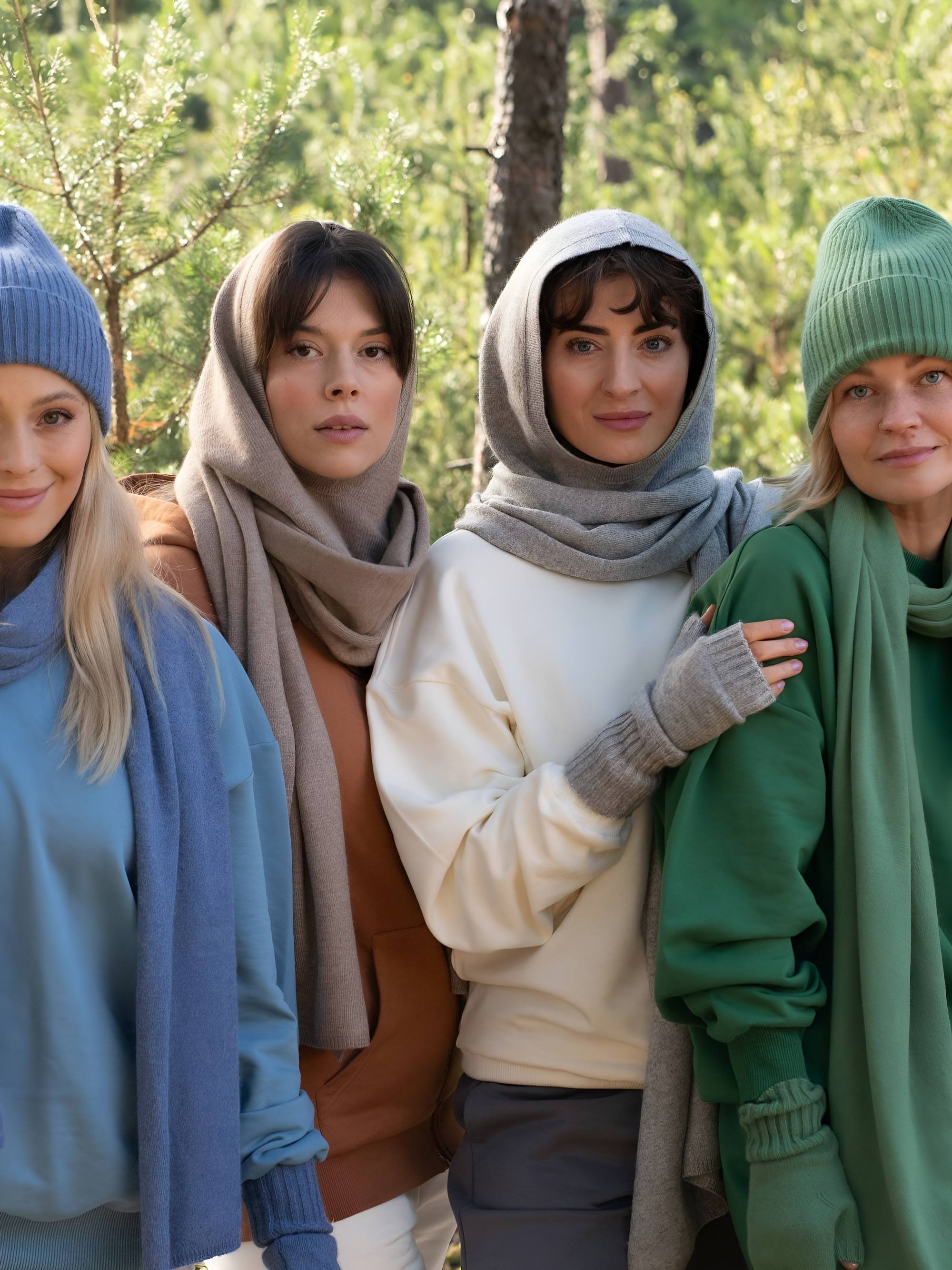 Blue cashmere wool hat with cashmere