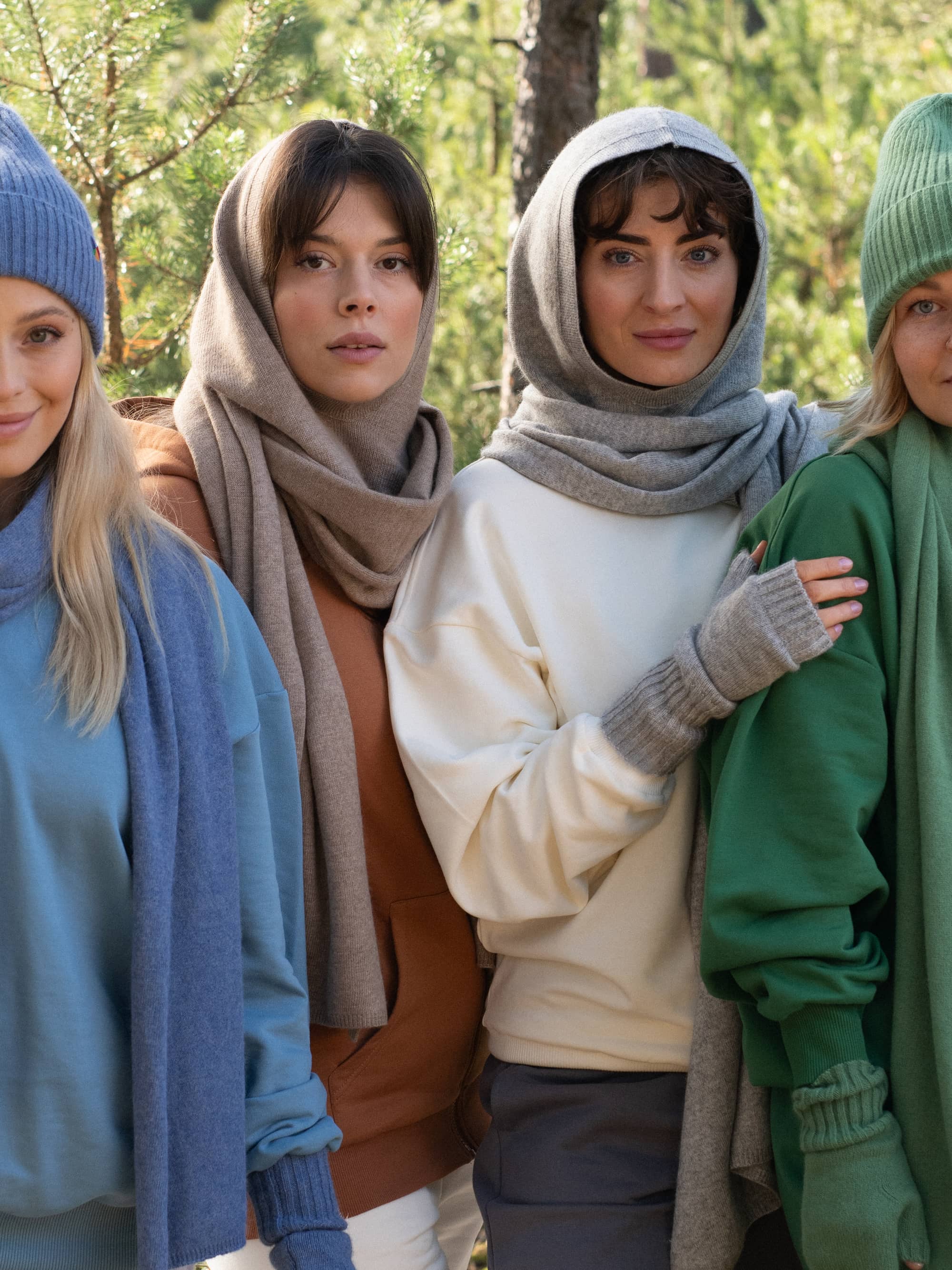 Blue cashmere wool hat with cashmere