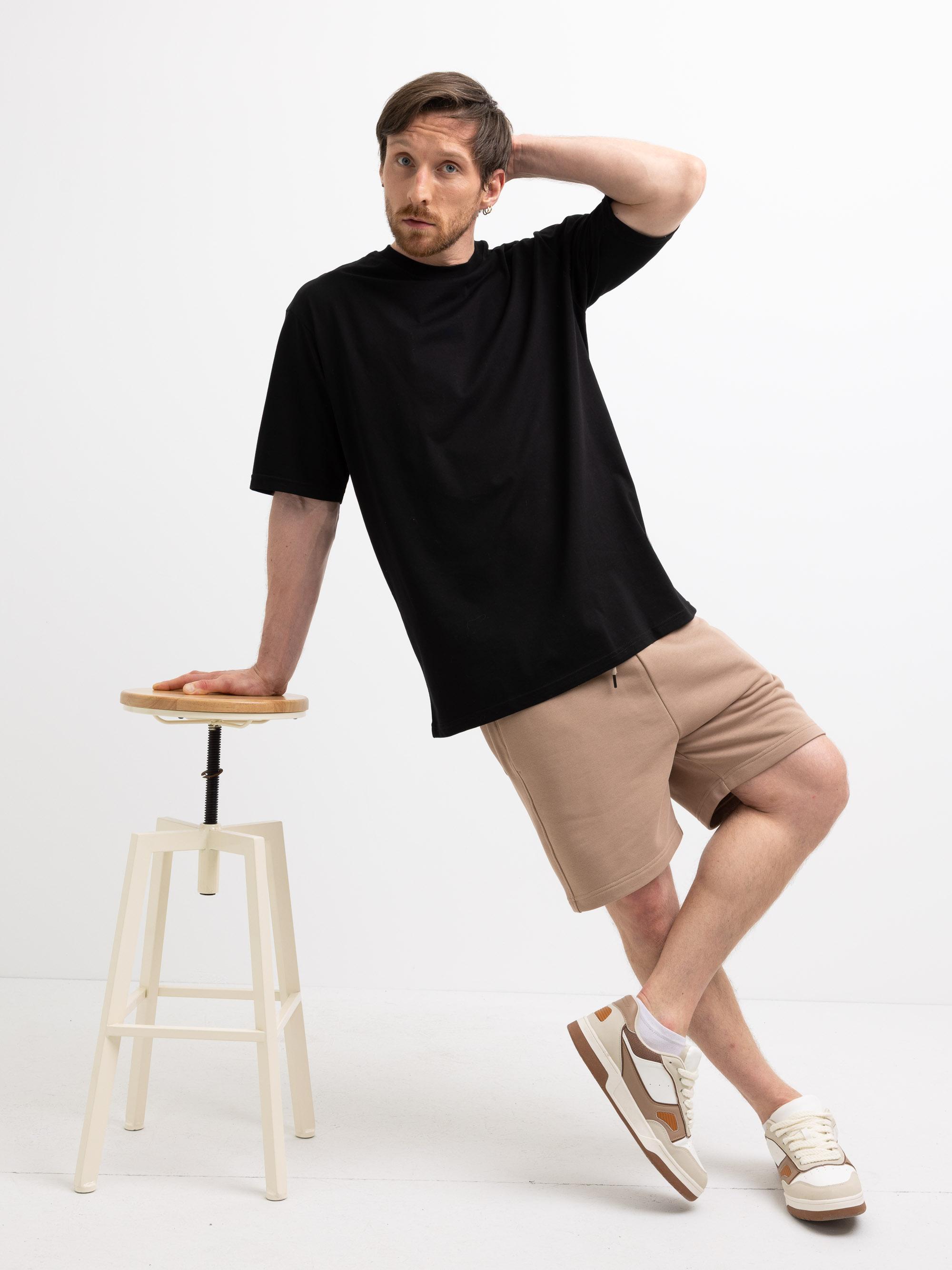 Czarny T-shirt oversize męski