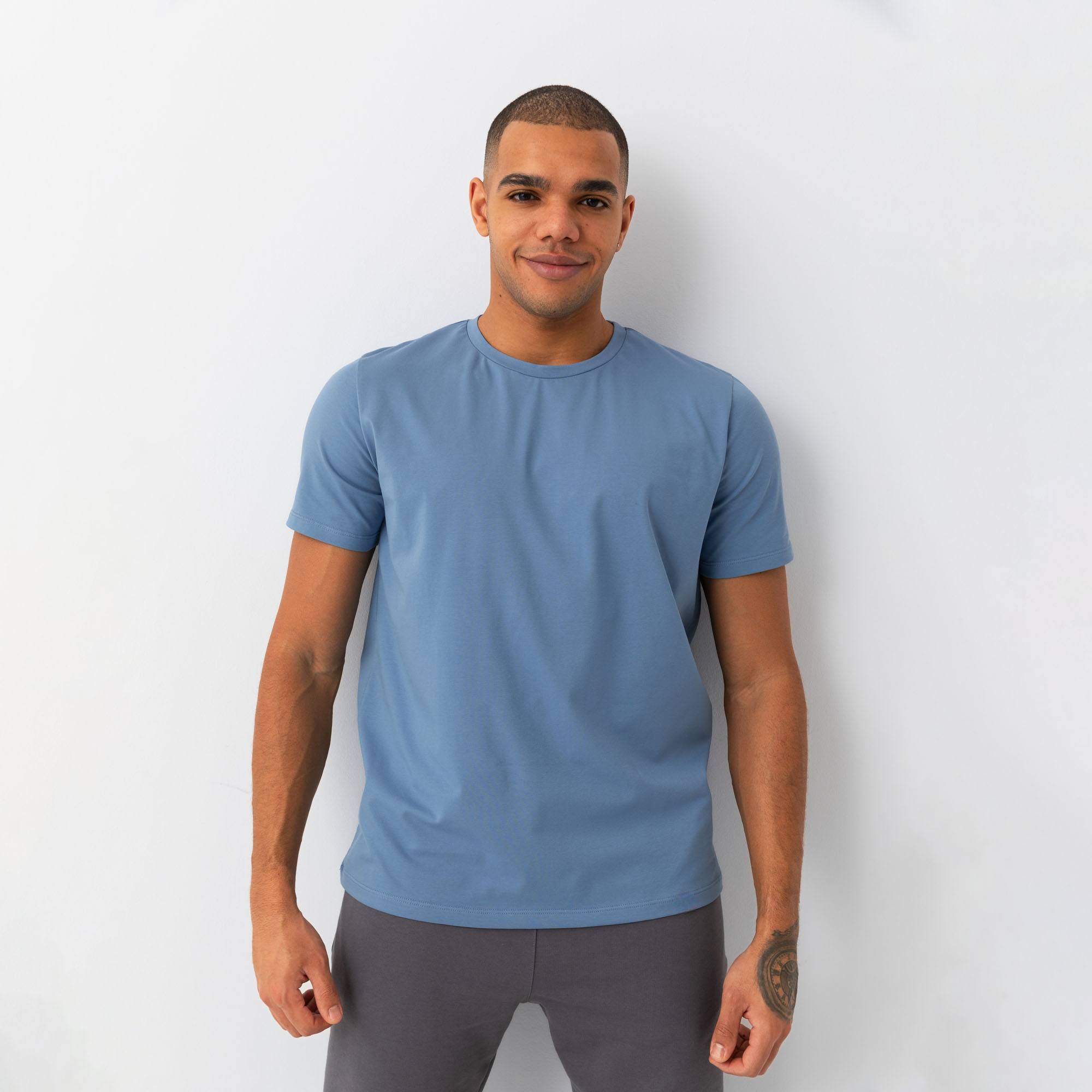 Błękitny T-shirt męski