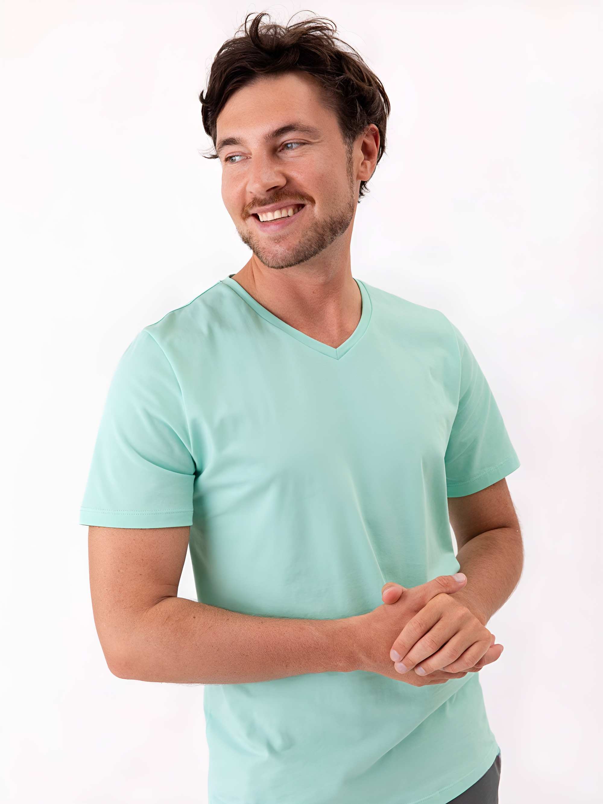 Miętowy t-shirt w serek męski