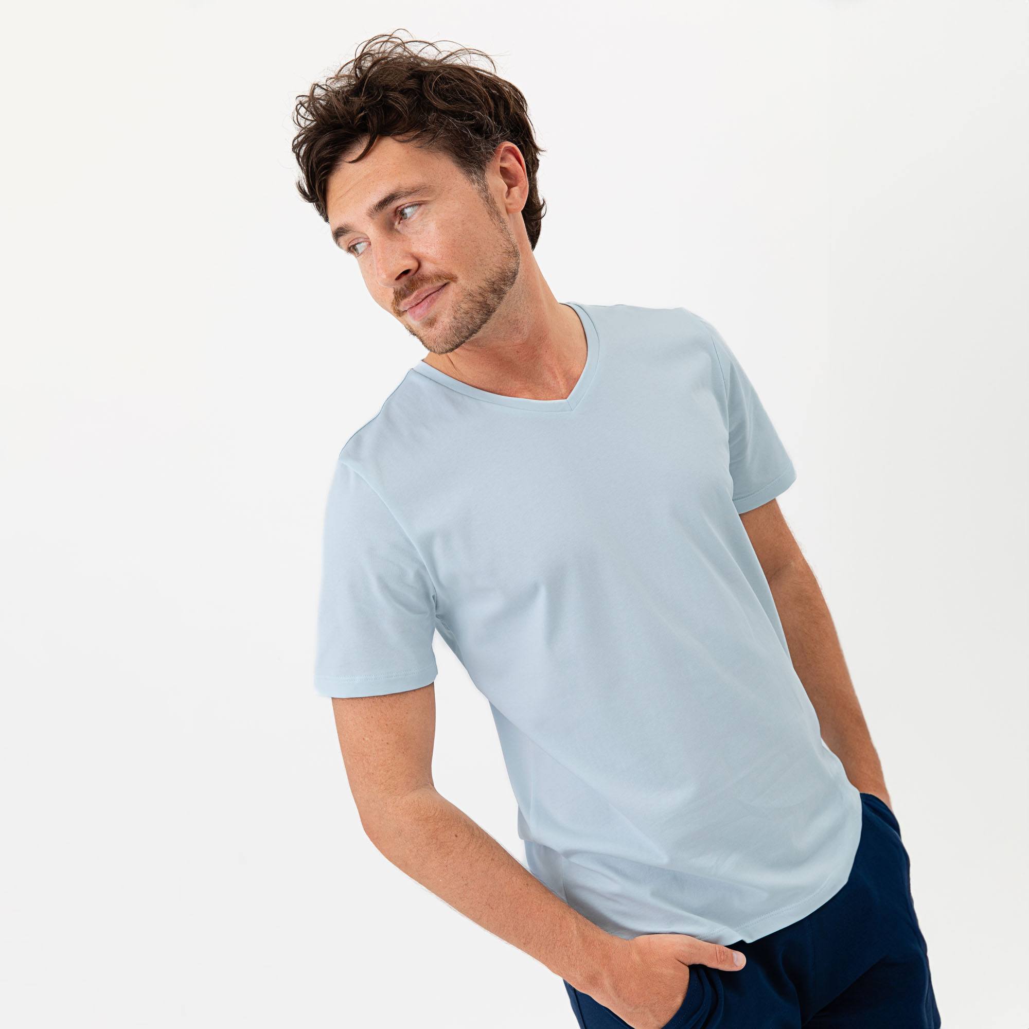 Jasnoniebieski T-shirt w serek męski