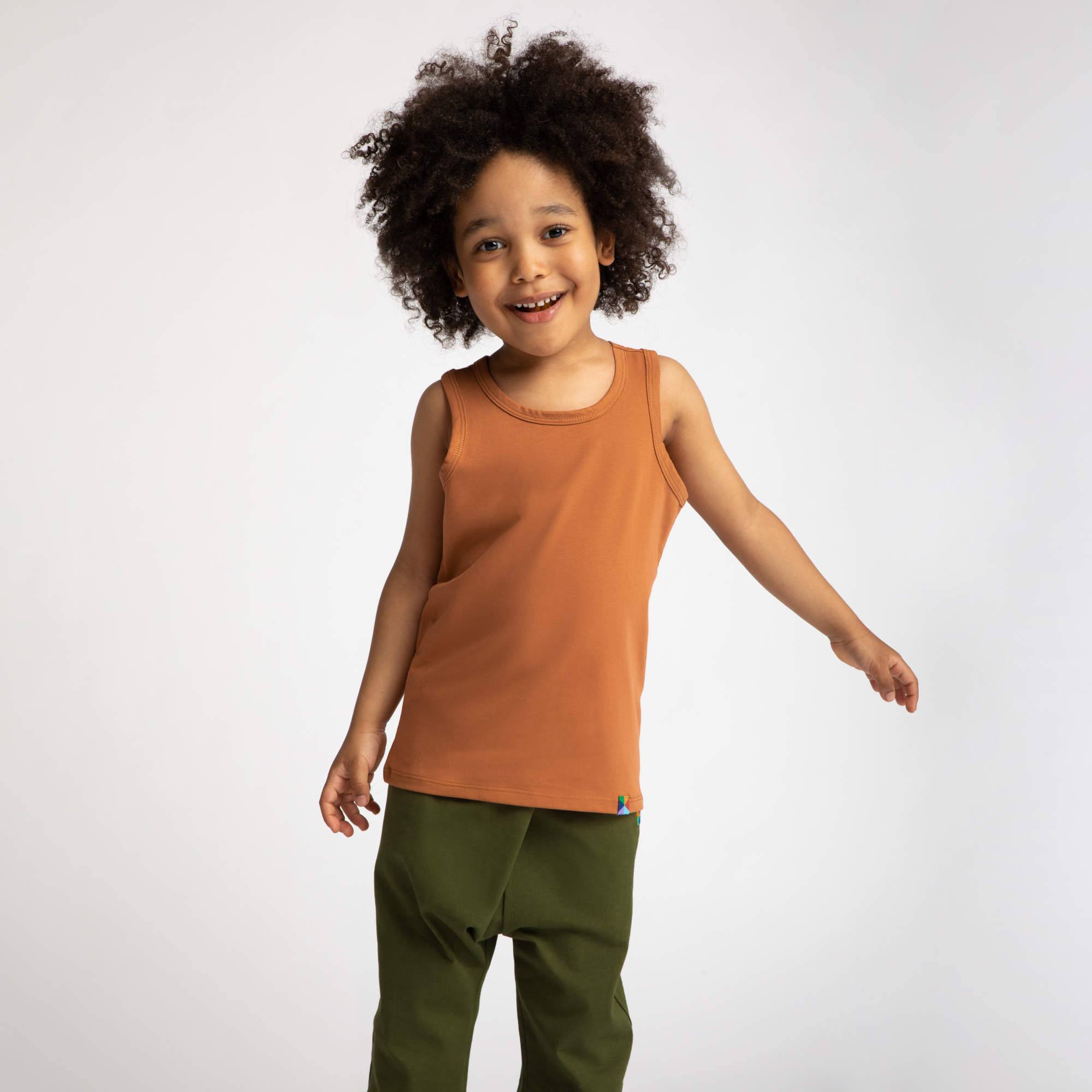 Karmelowa koszulka bokserka