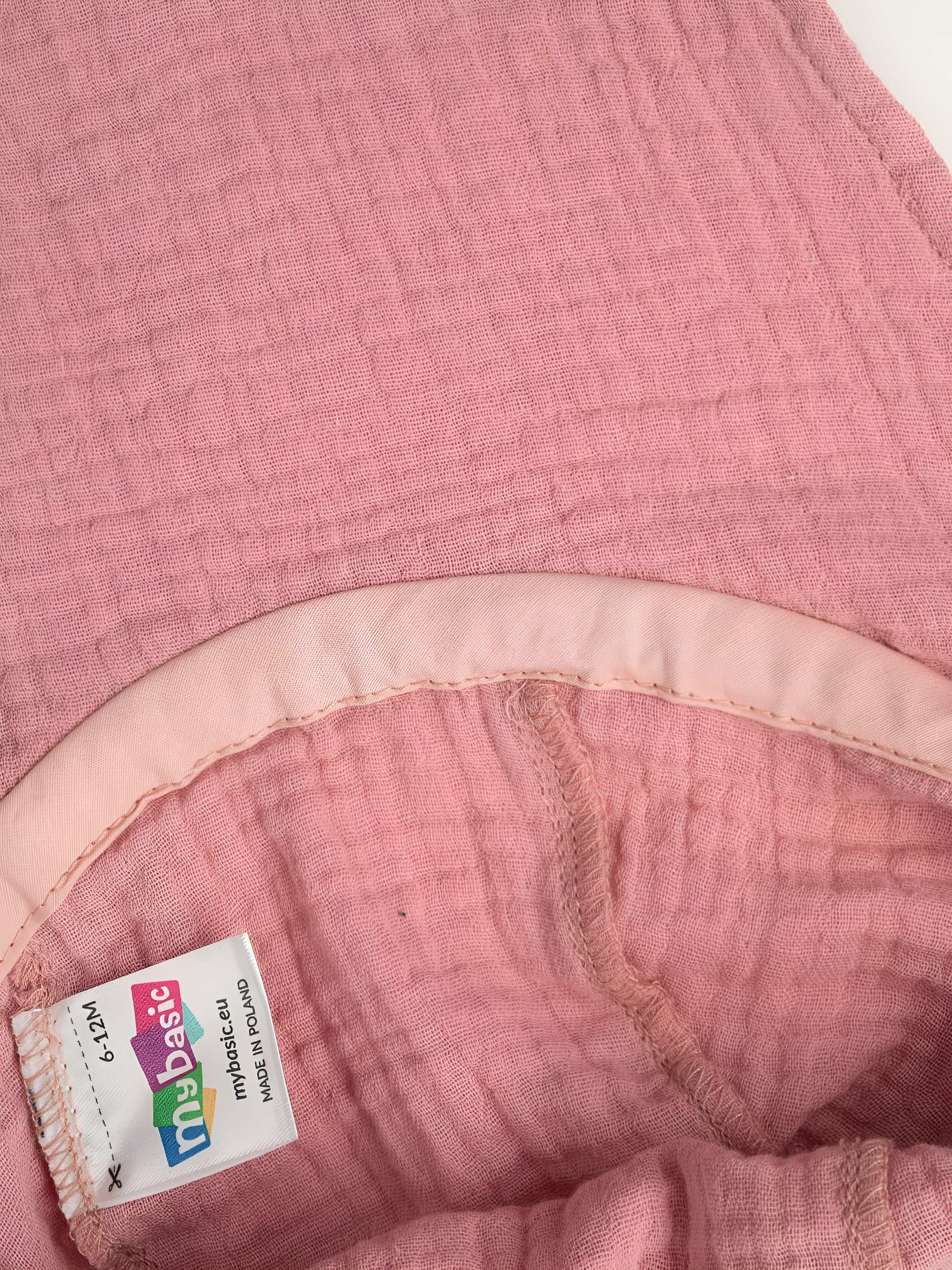 Pink muslin hat with strings Baby