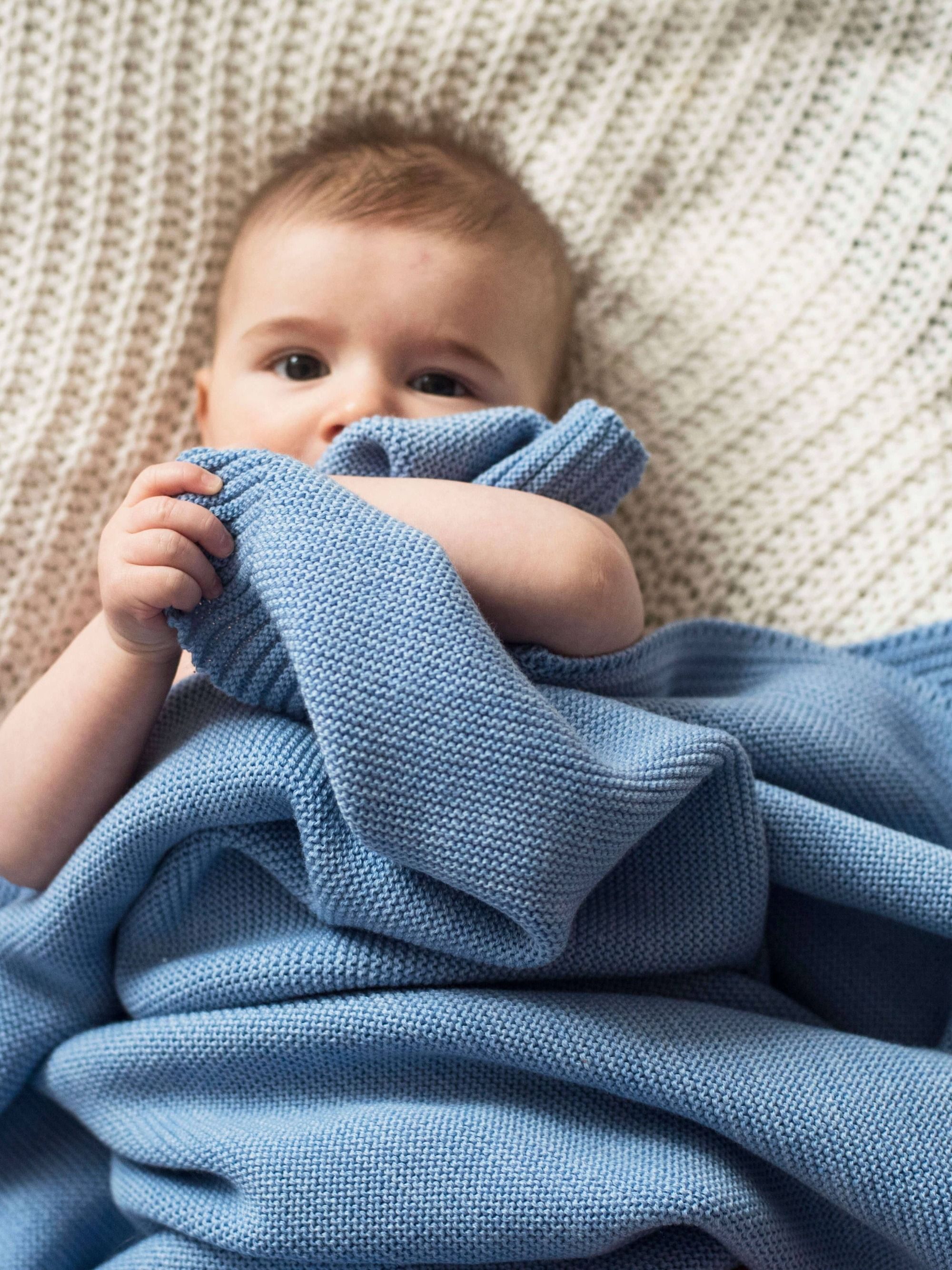 Sky blue merino wool knitted blanket