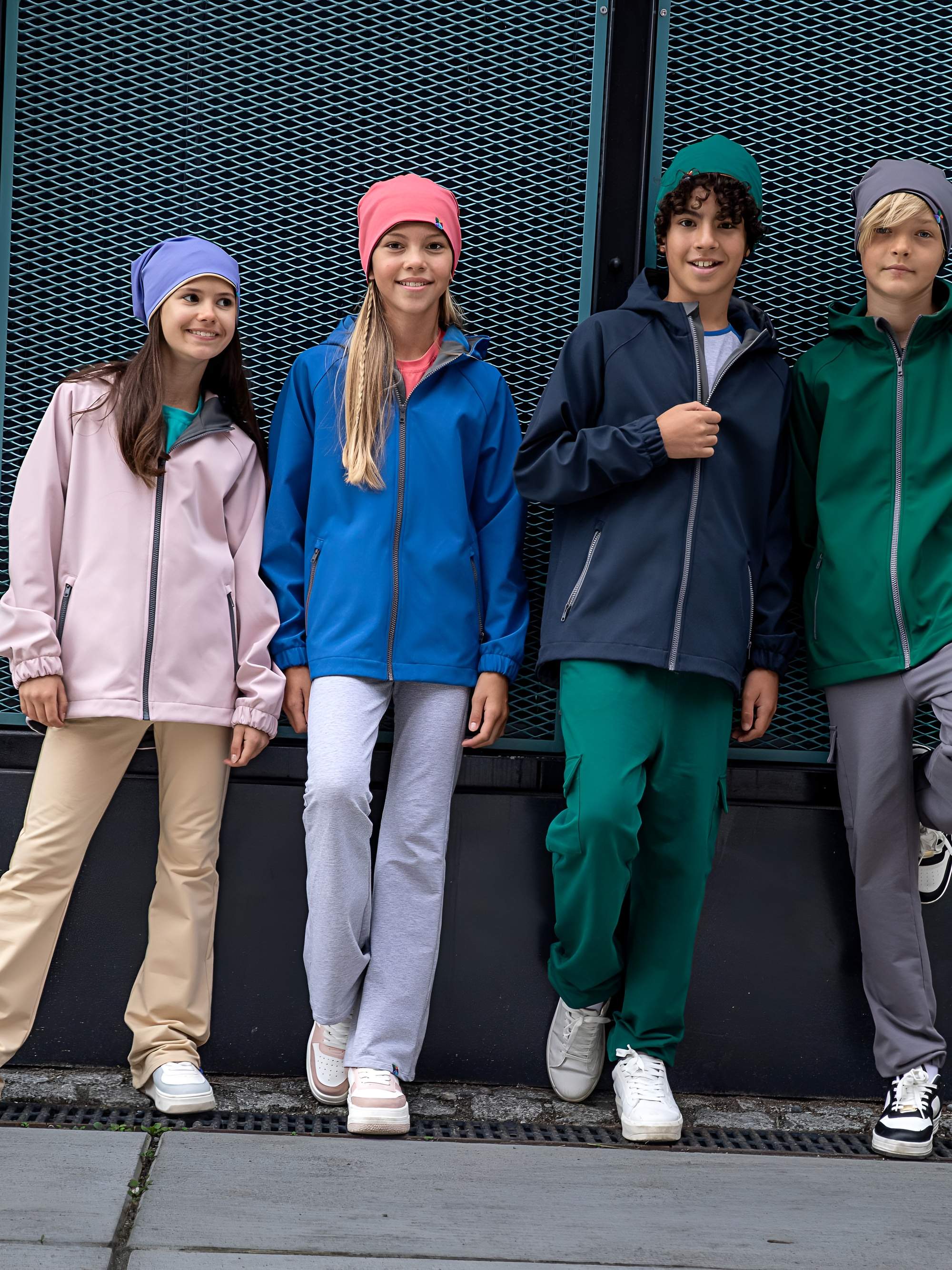 Niebieska kurtka softshell Junior