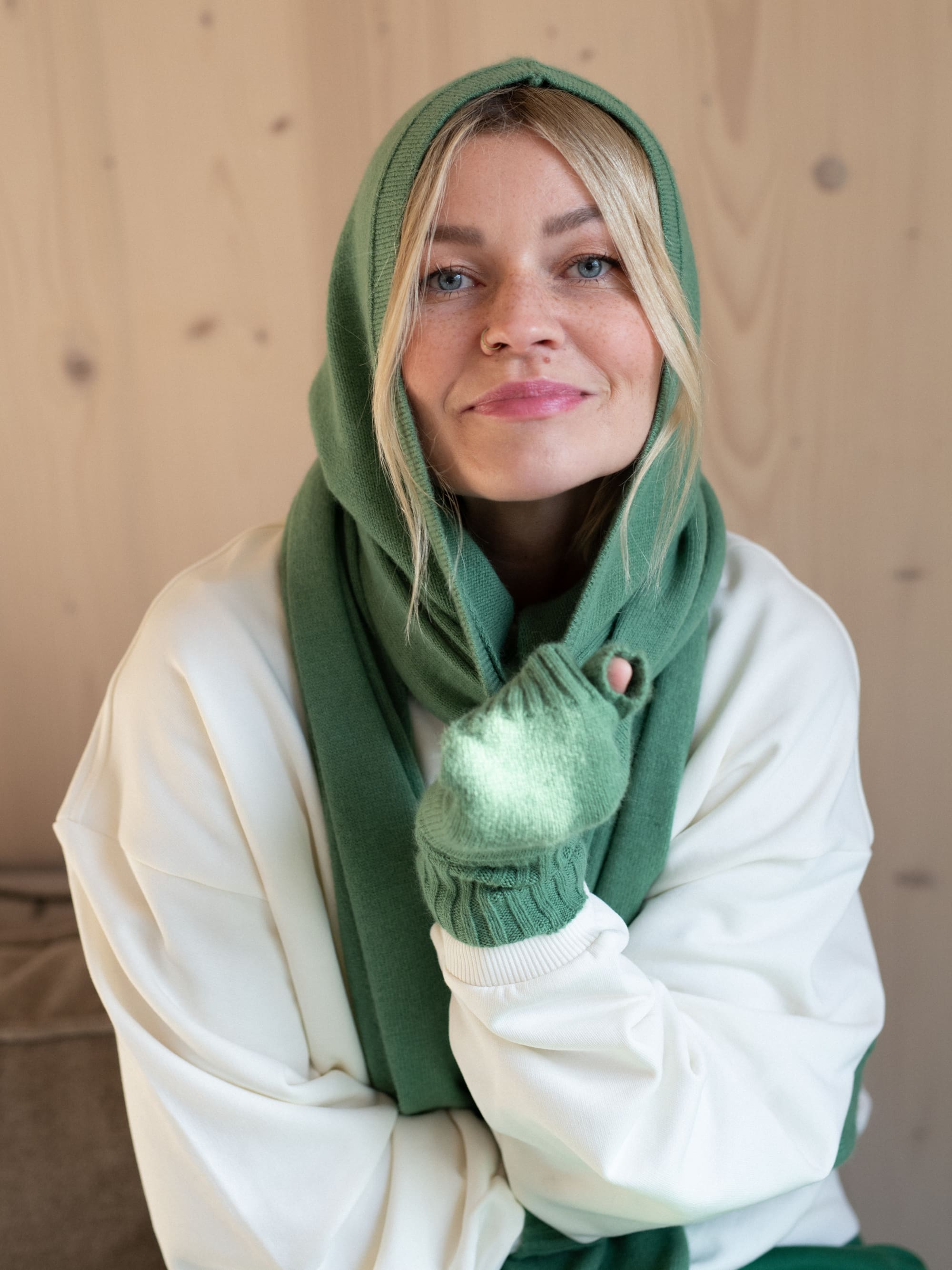 Green cashmere wool balaclava with cashmere