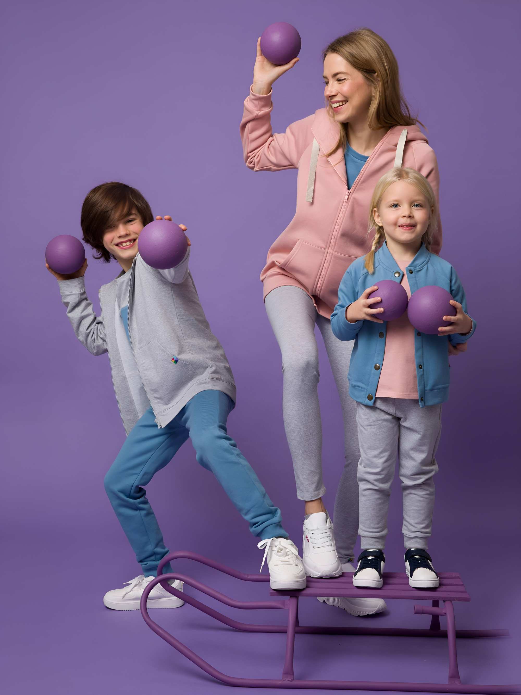Błękitna bluza bomber