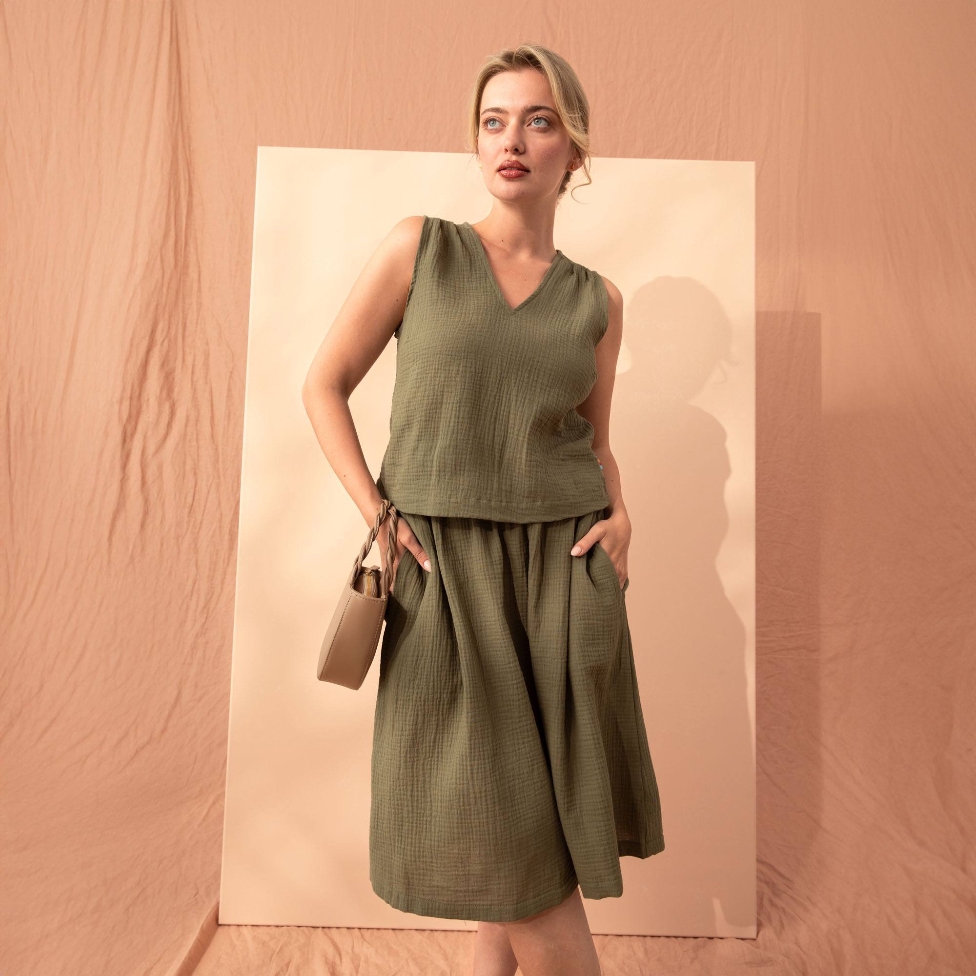 Khaki top muślinowy damski