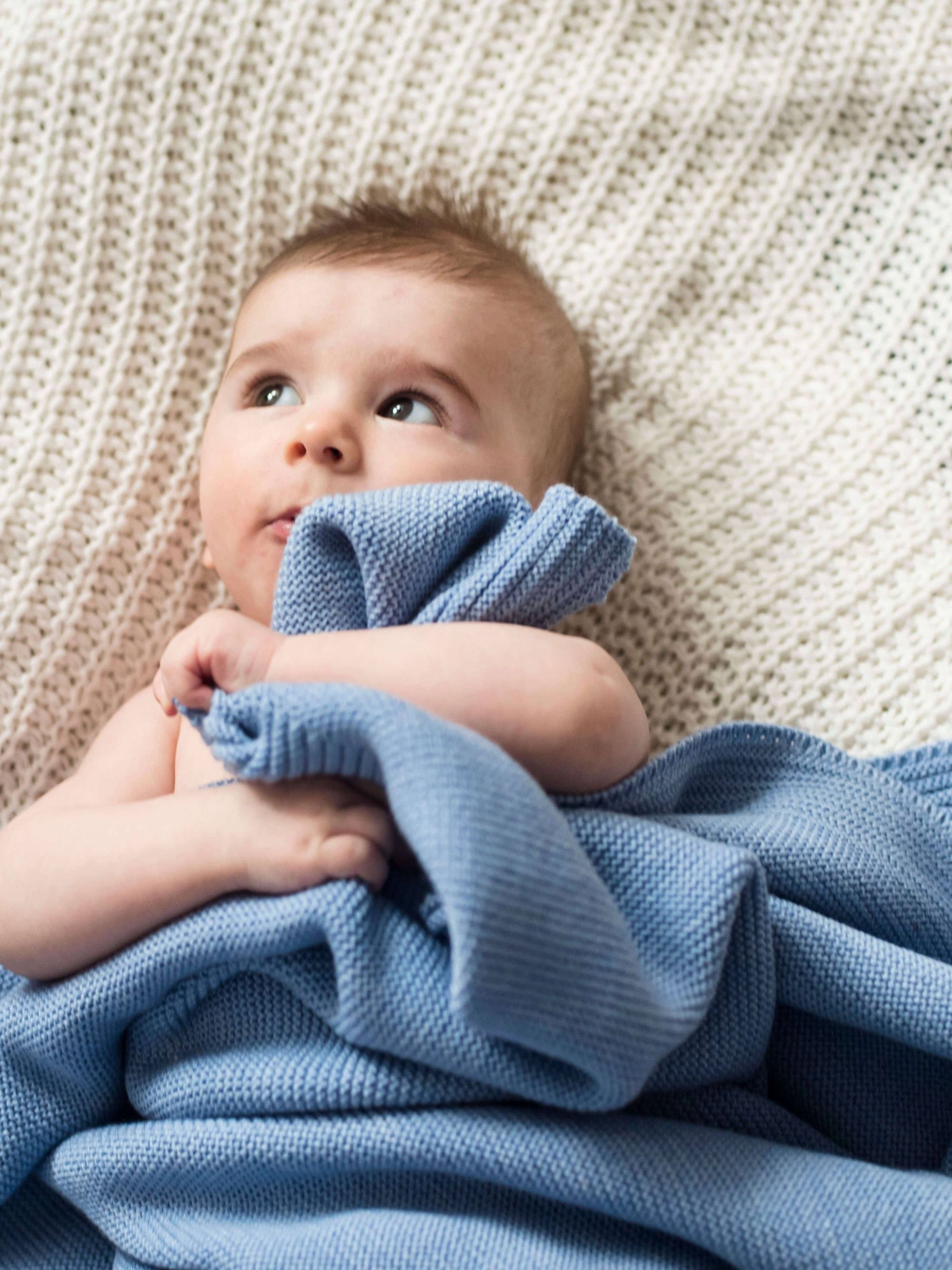 Sky blue merino wool knitted blanket