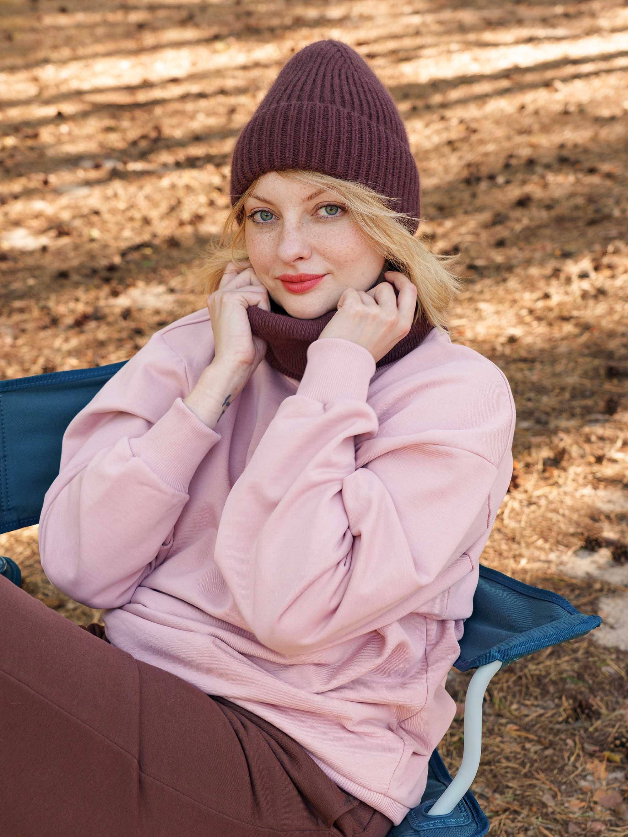 Plum cashmere Chunky Knit Beanie with Cashmere