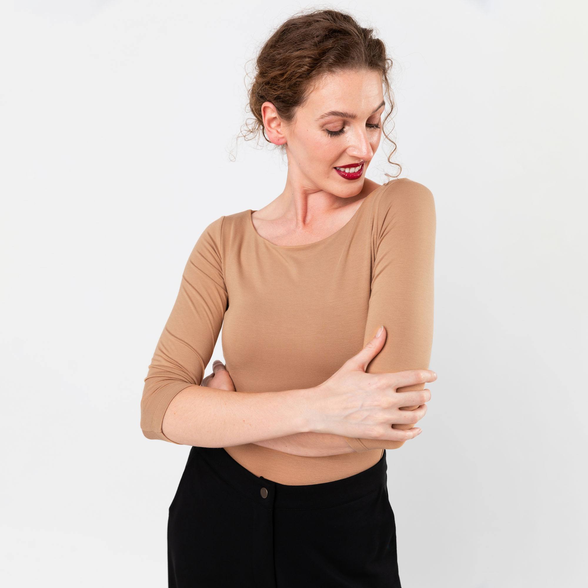 Orzechowe body z rękawem 3/4 damskie