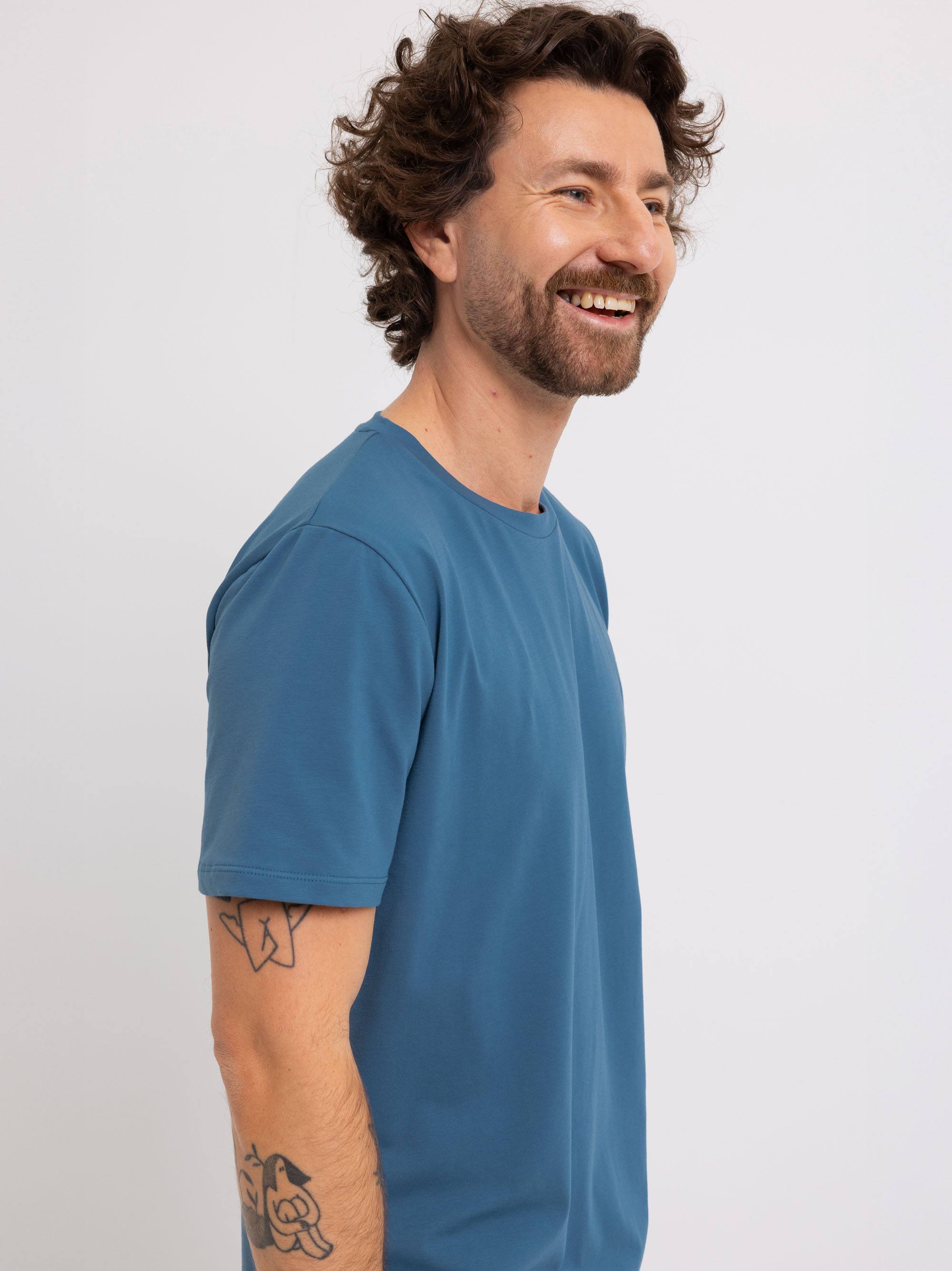 Ciemnoniebieski T-shirt męski
