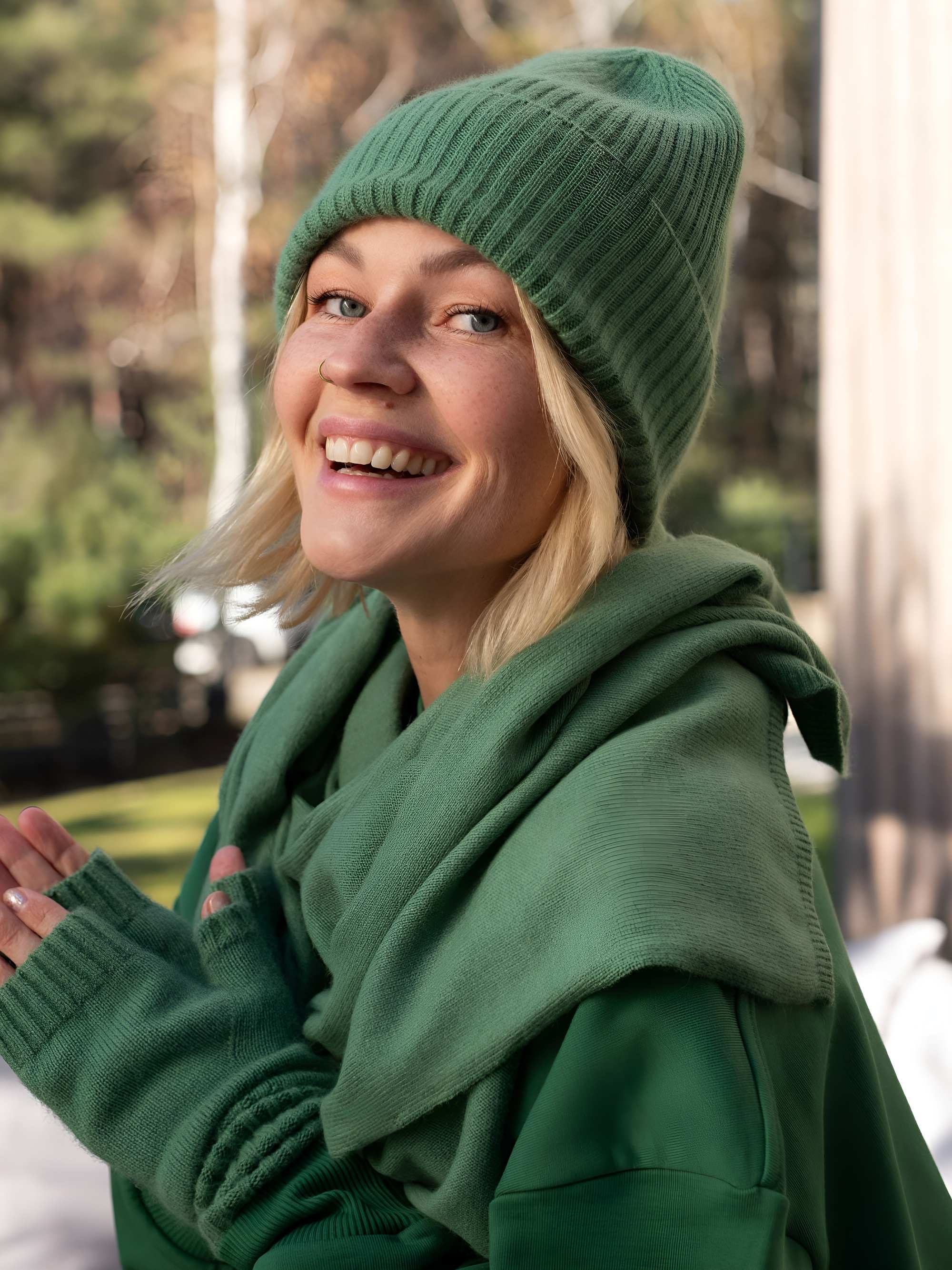 Green cashmere wool hat with cashmere