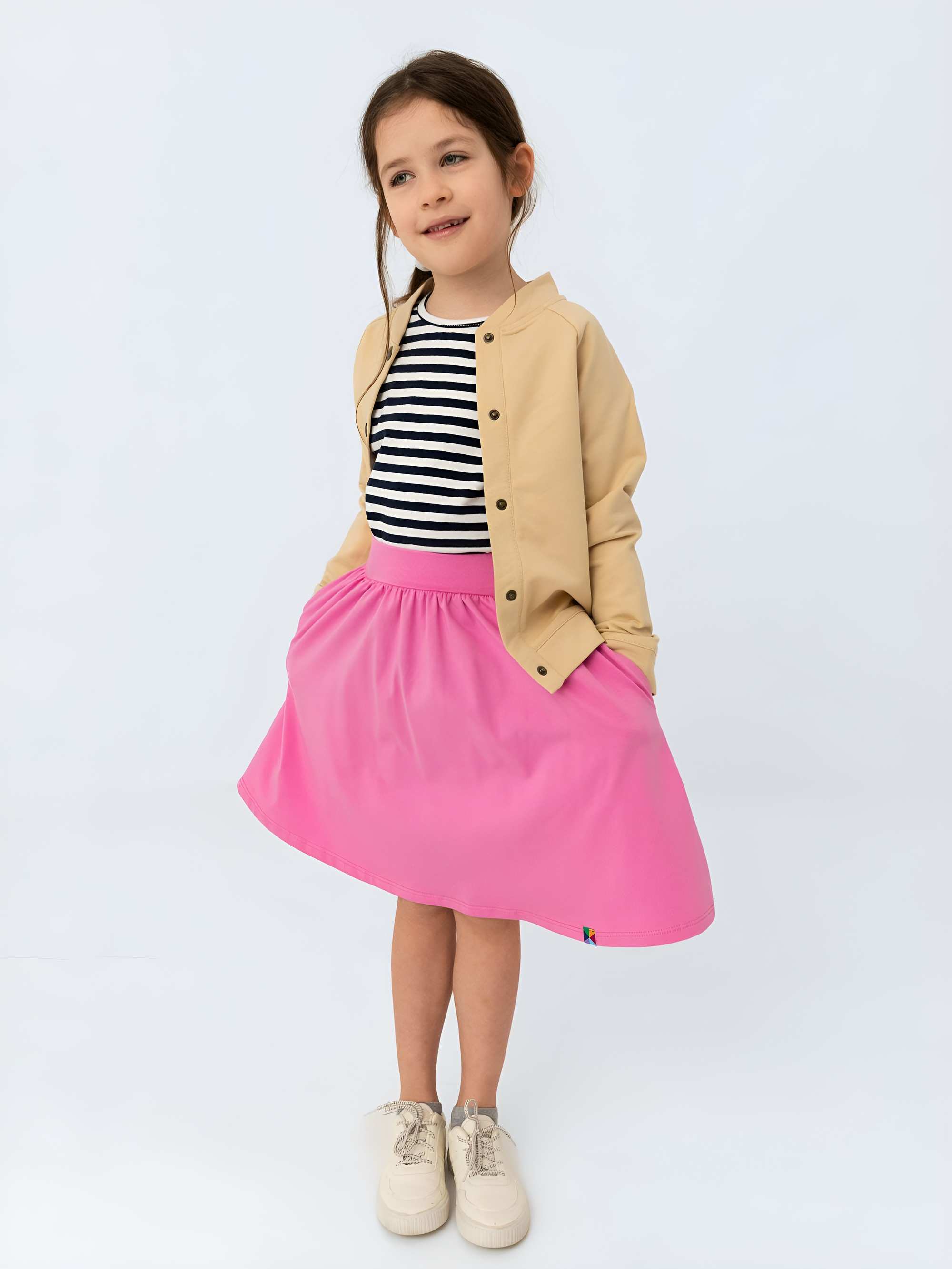Beżowa bluza bomber