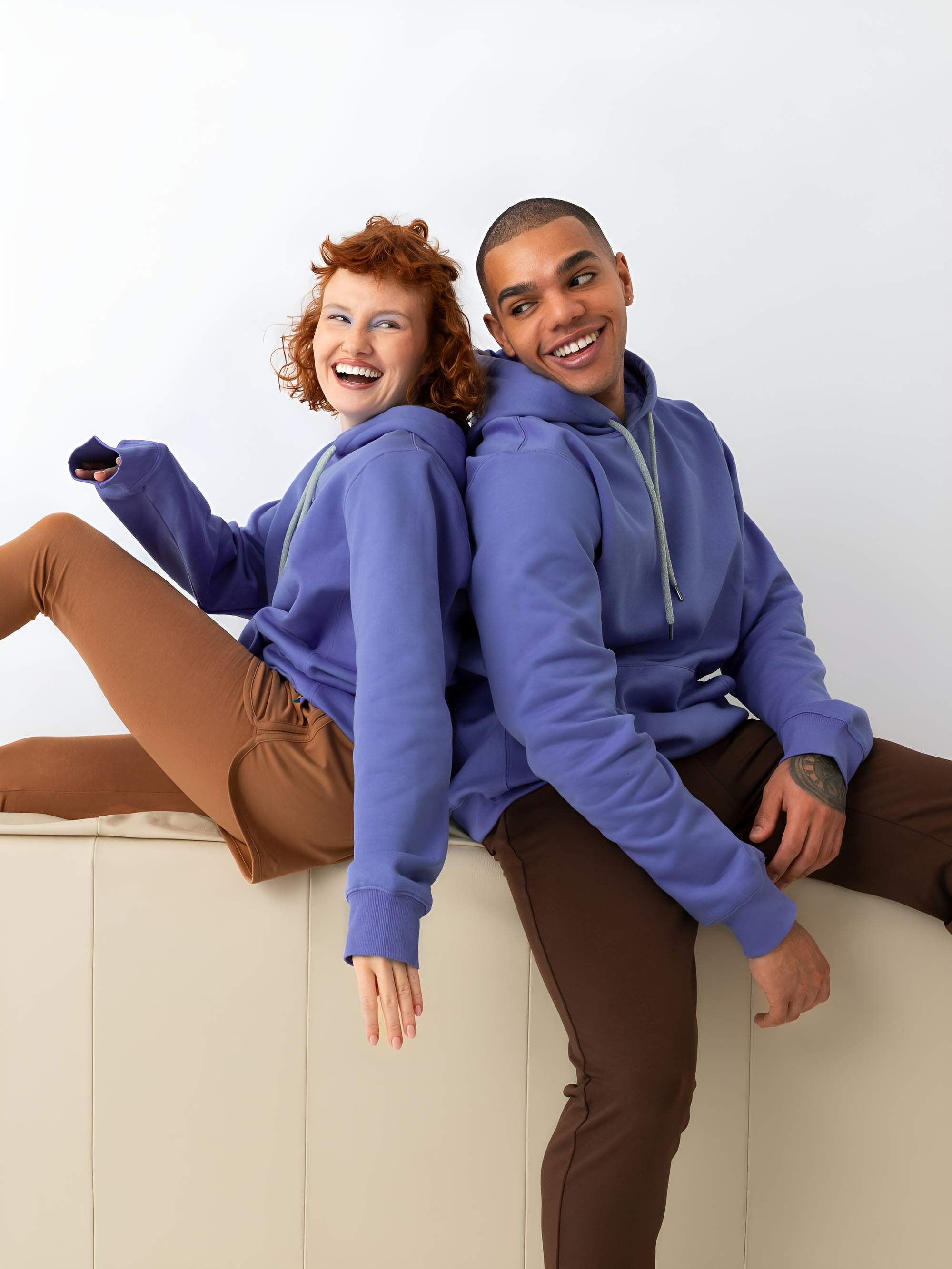 Karmelowe legginsy damskie