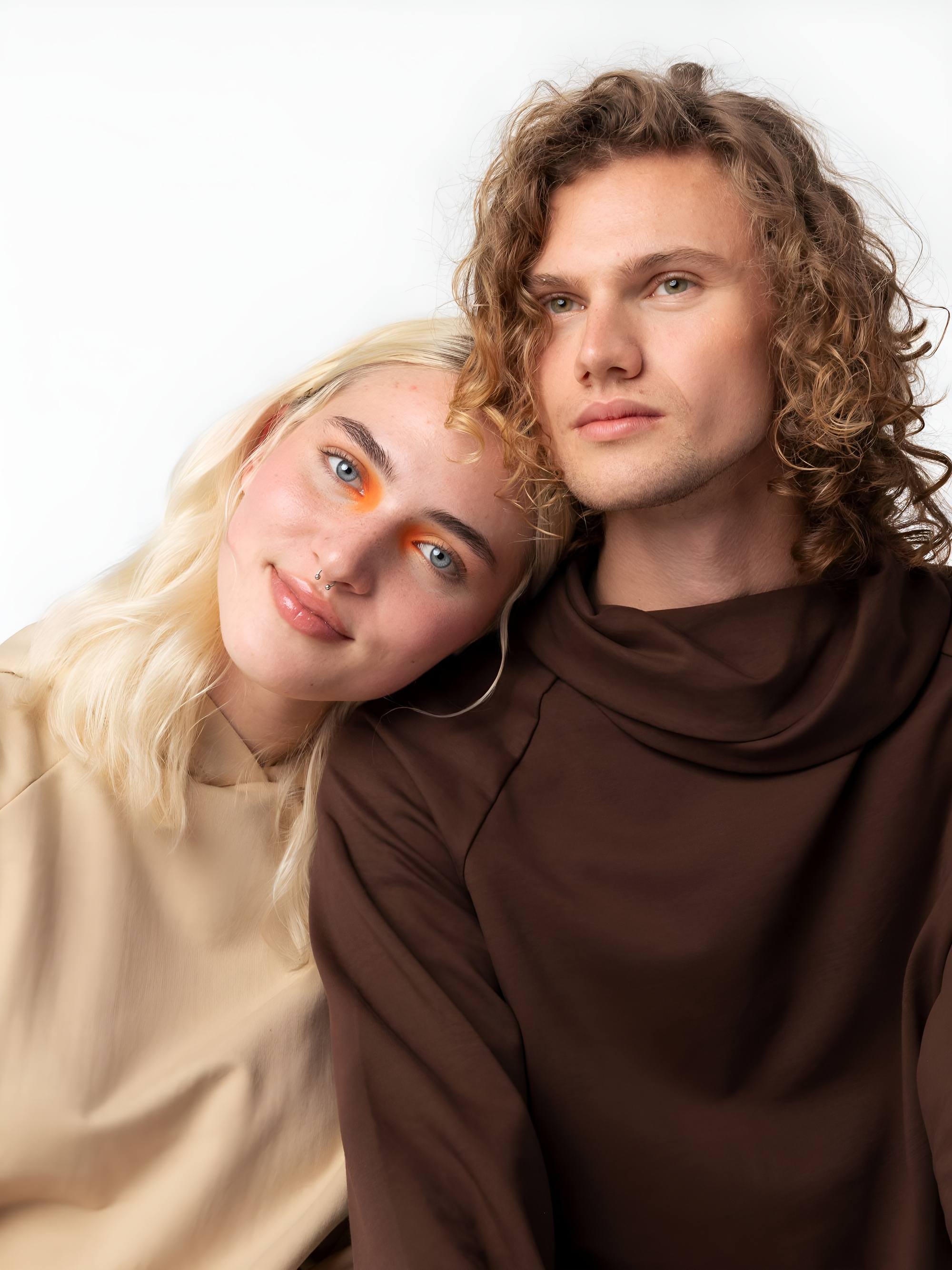 Brązowa bluza z szalem męska