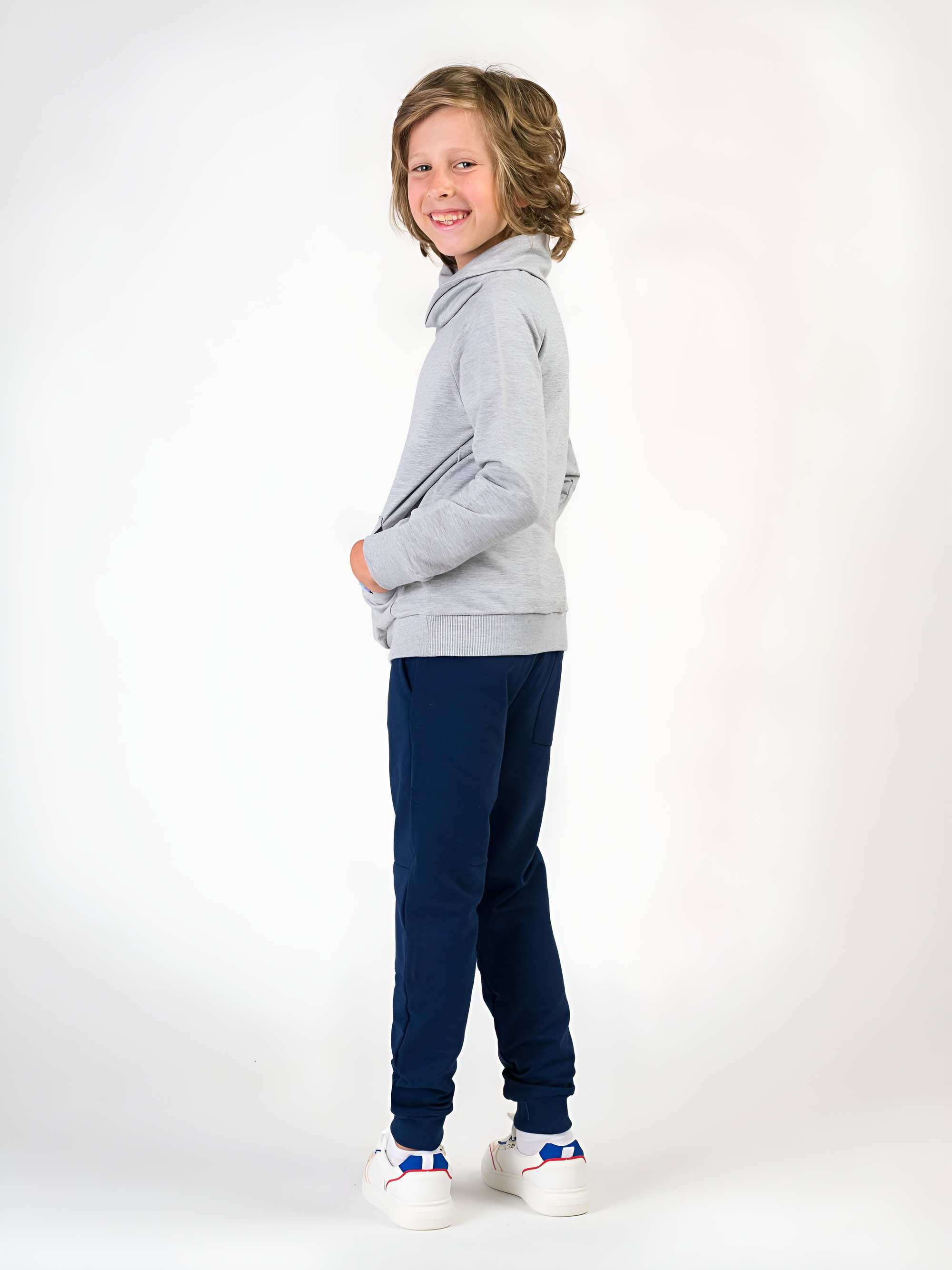 Granatowe spodnie dresowe