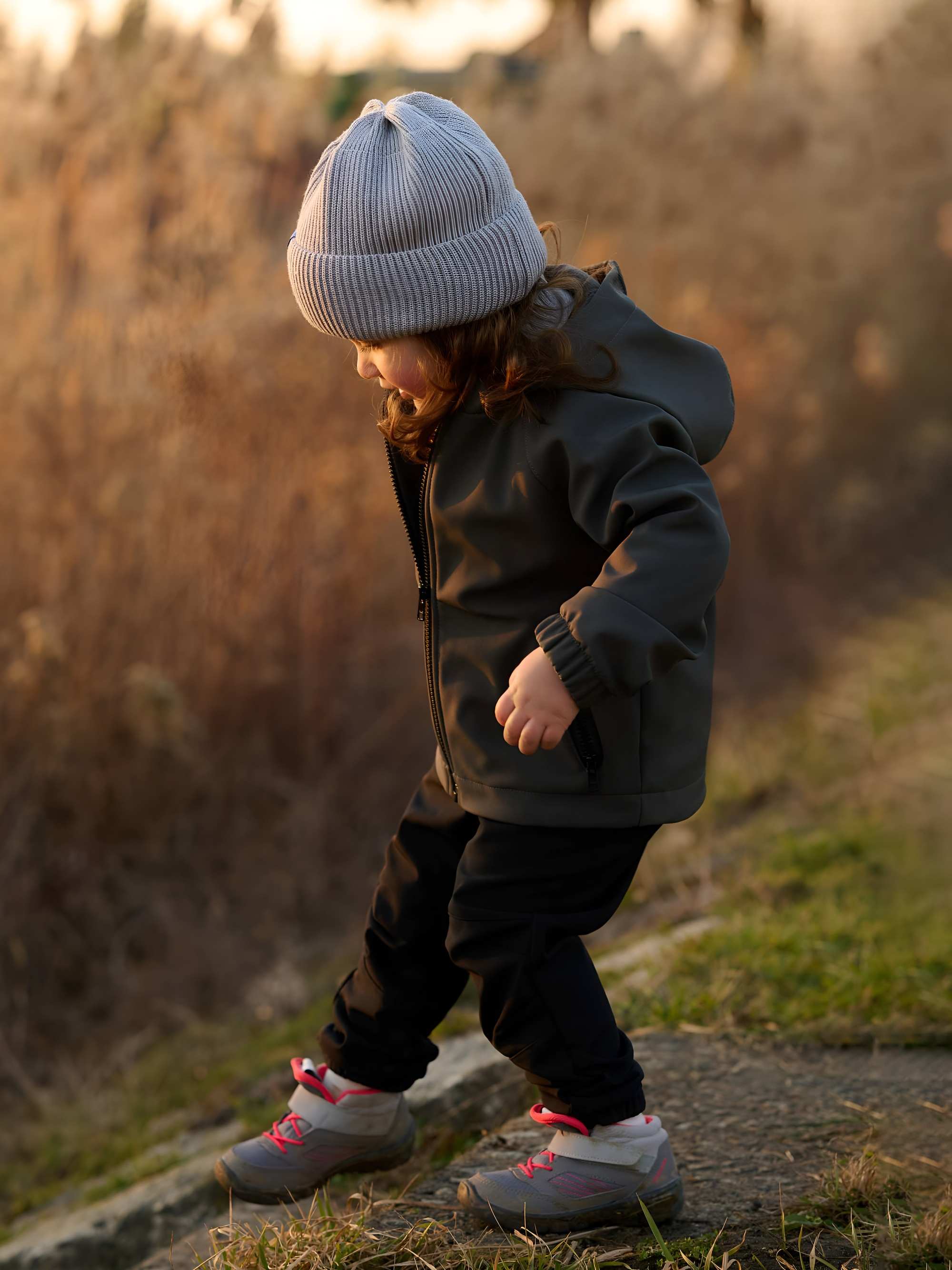 Grafitowa kurtka softshell