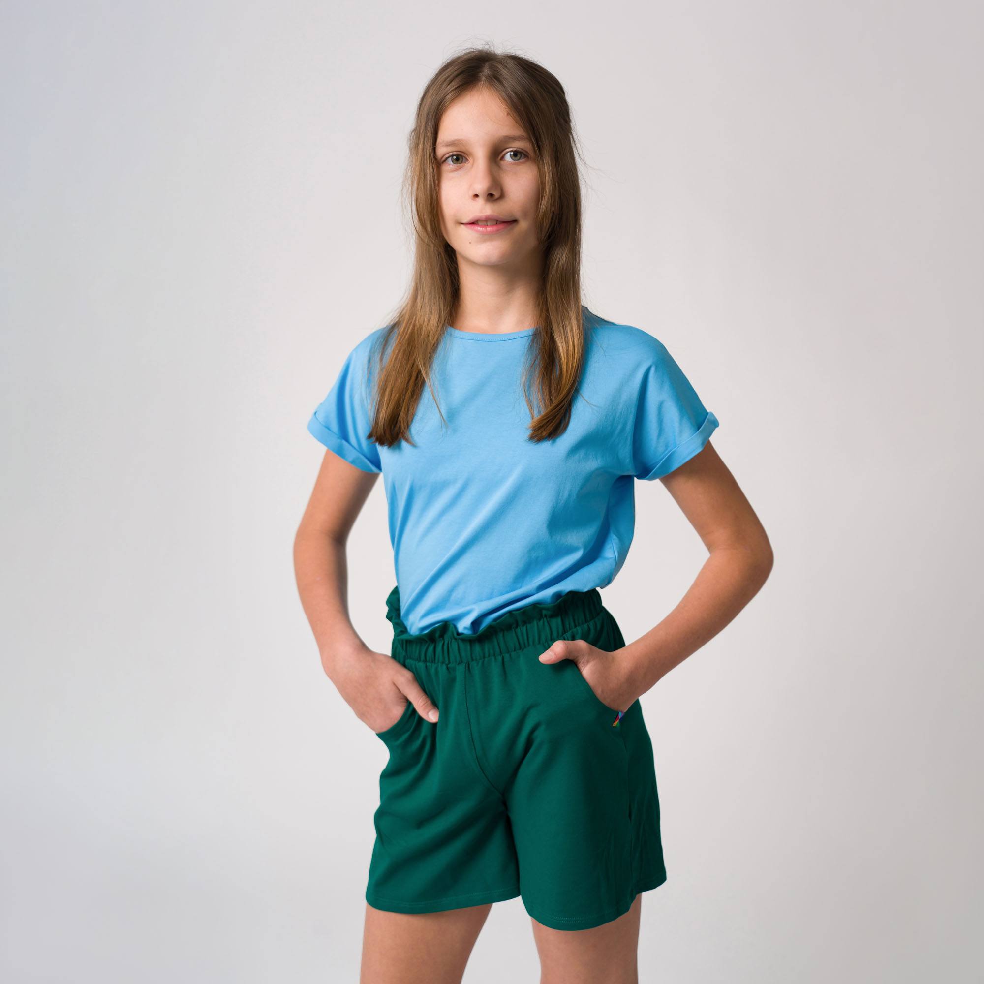 Butelkowozielone spodenki o luźnym kroju Junior