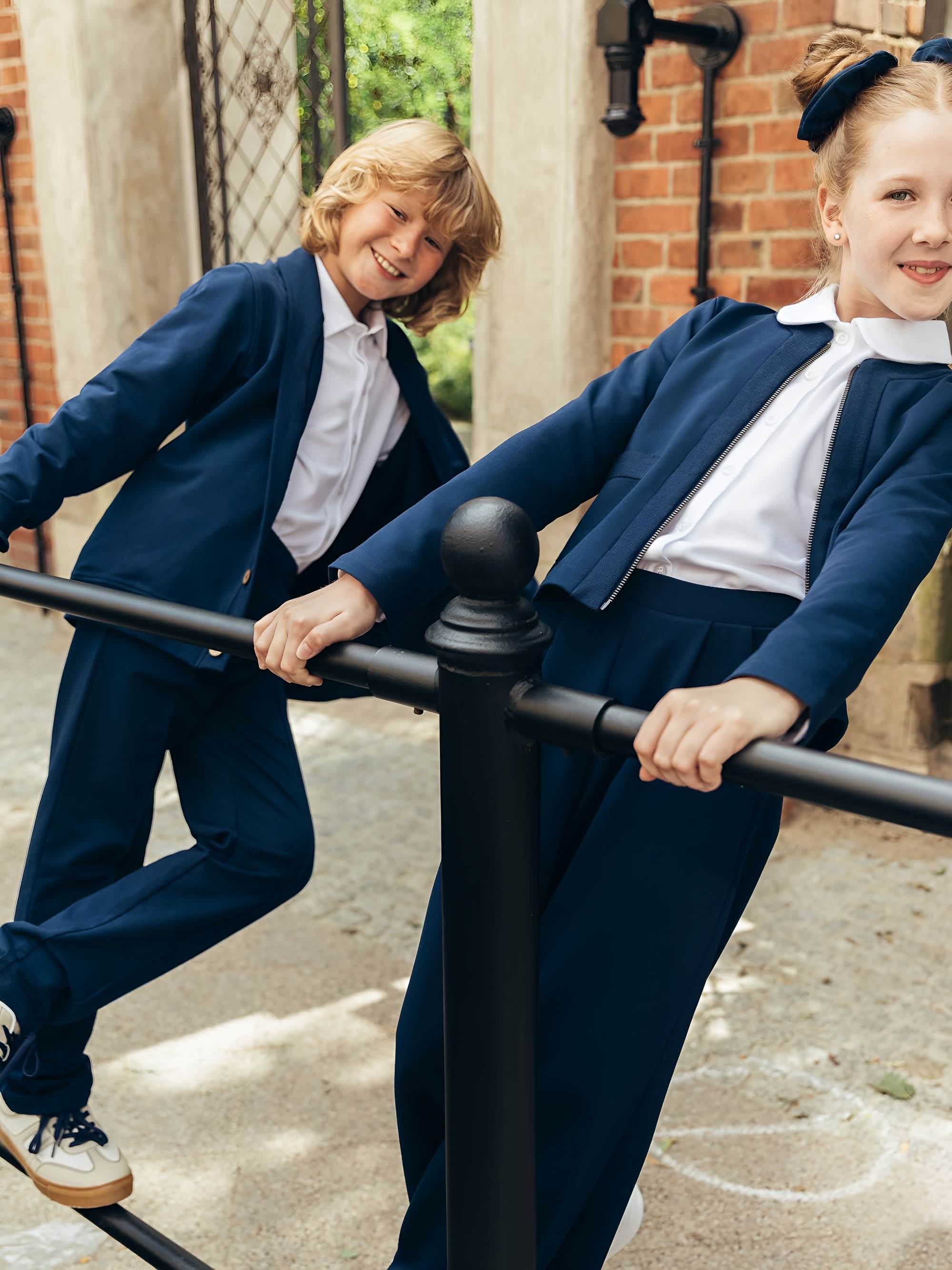 Biała koszula z okrągłym kołnierzykiem Junior