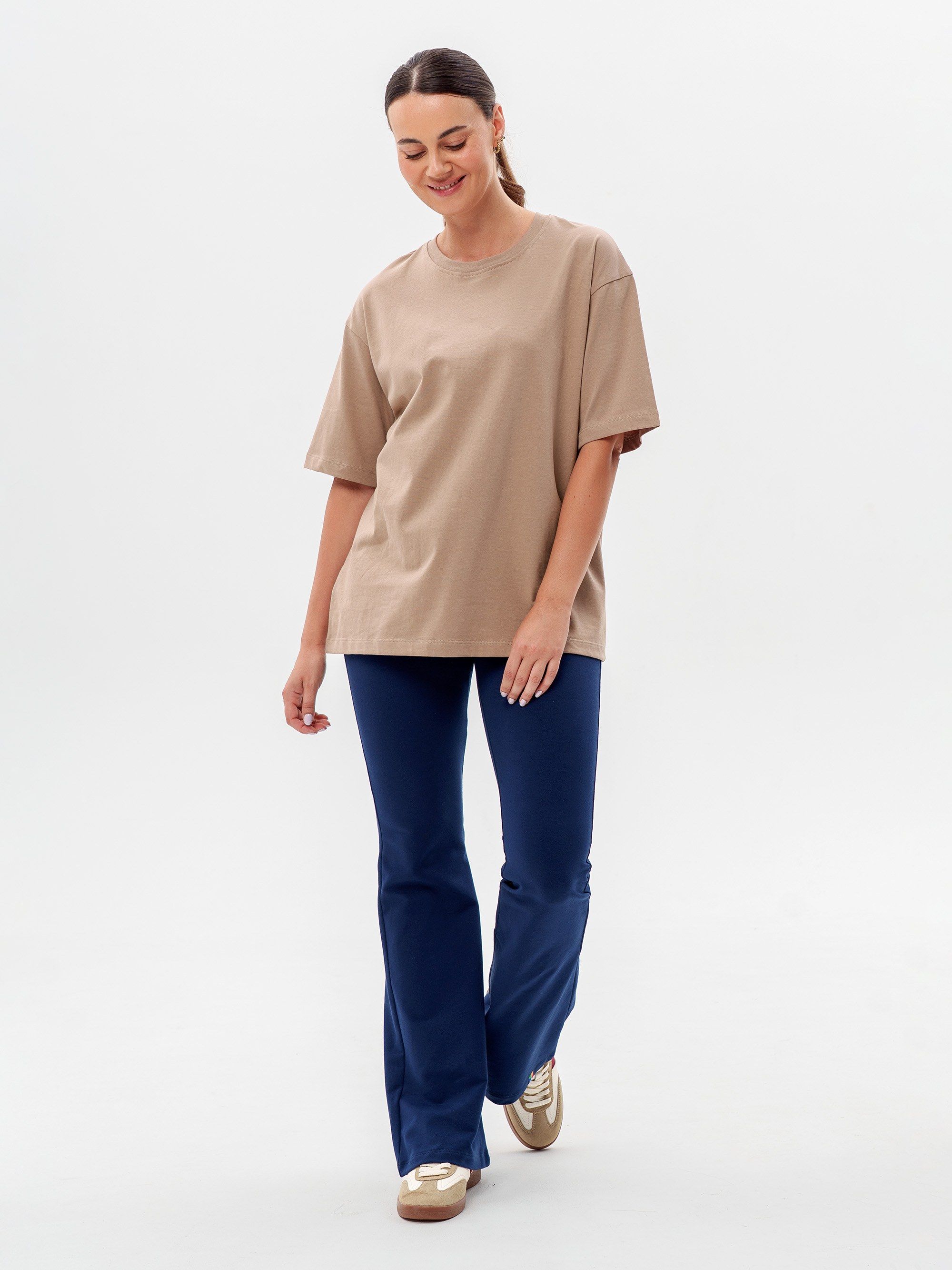 Mocha mousse T-shirt oversize damski