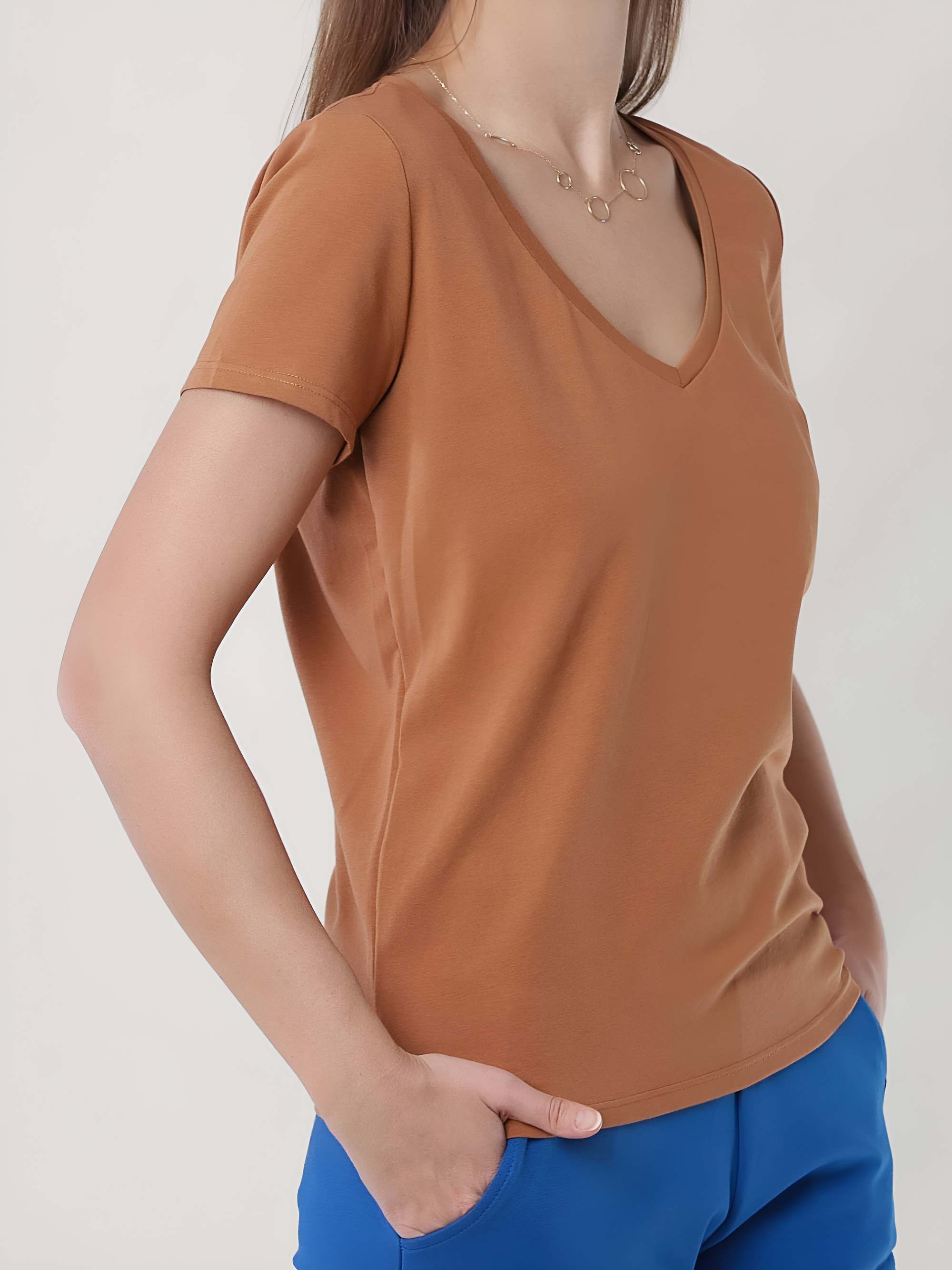 Karmelowy T-shirt damski