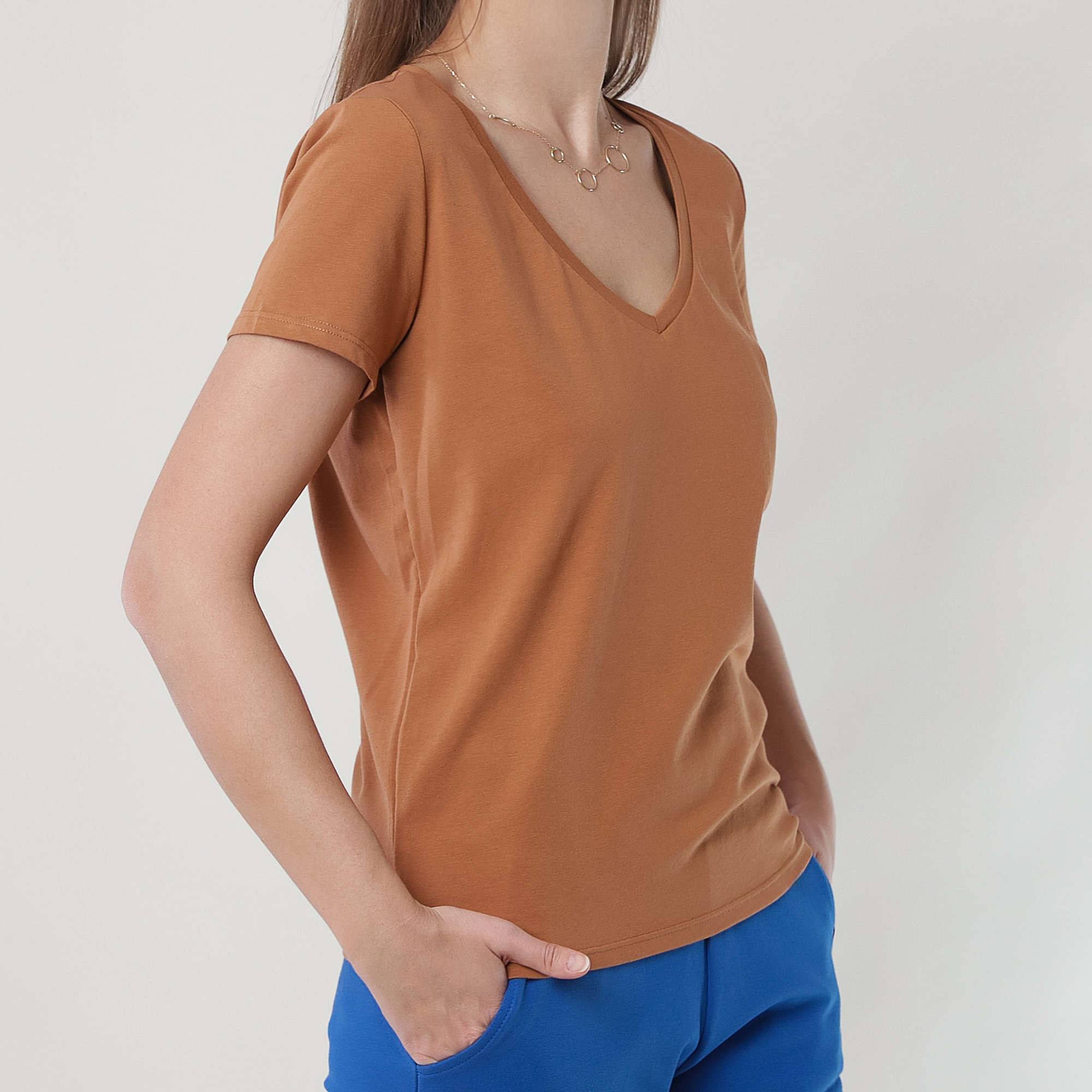 Karmelowy T-shirt damski