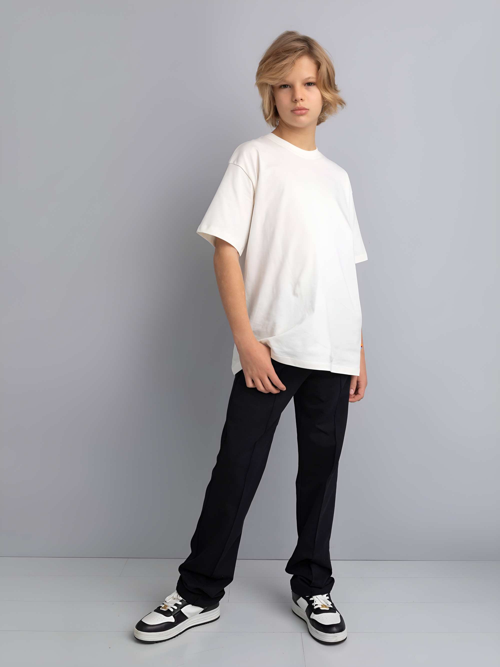 Śmietankowy T-shirt oversize