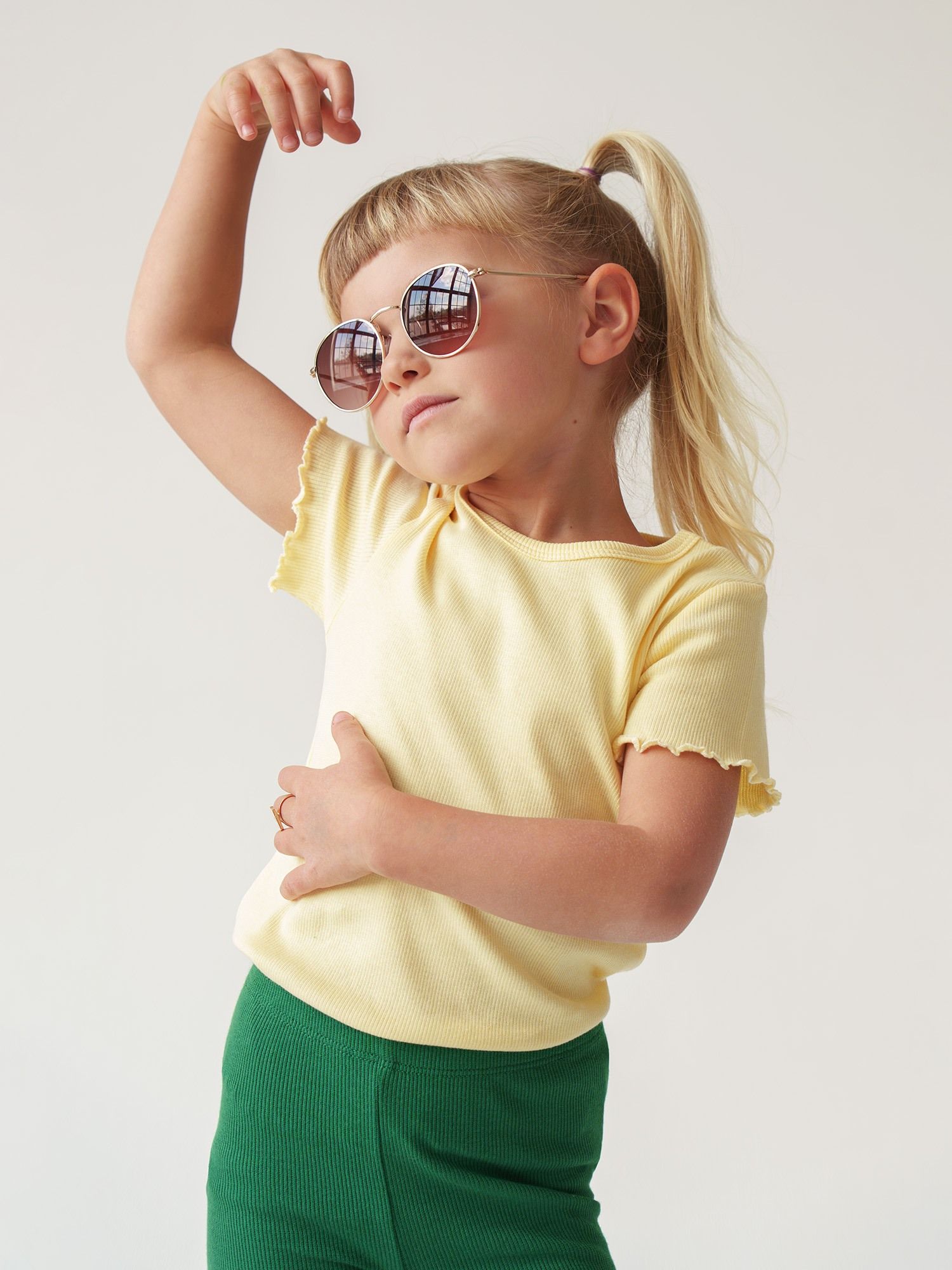 Jasnożółta koszulka prążkowana z krótkim rękawem Junior