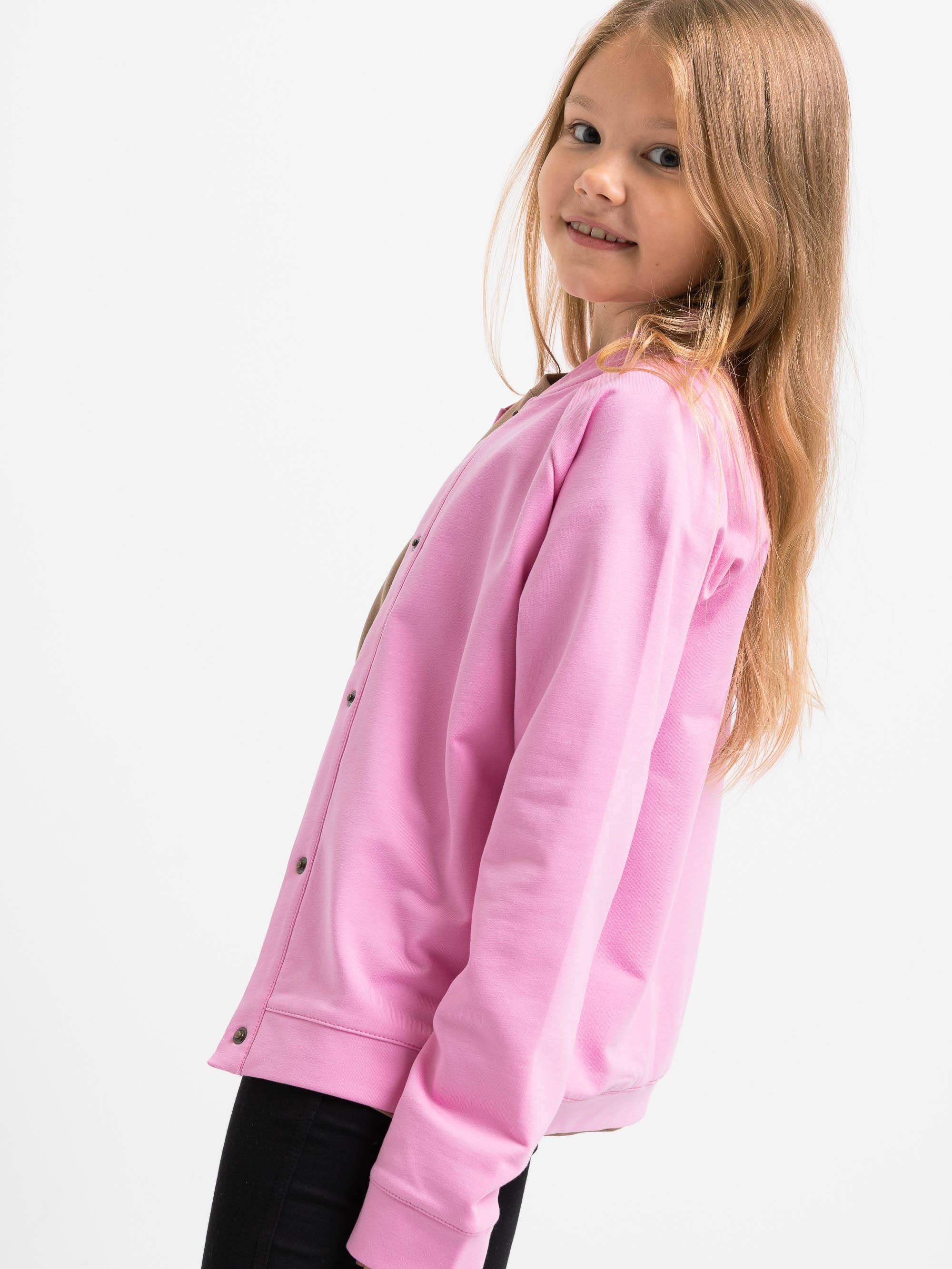 Pasteloworóżowa bluza bomber